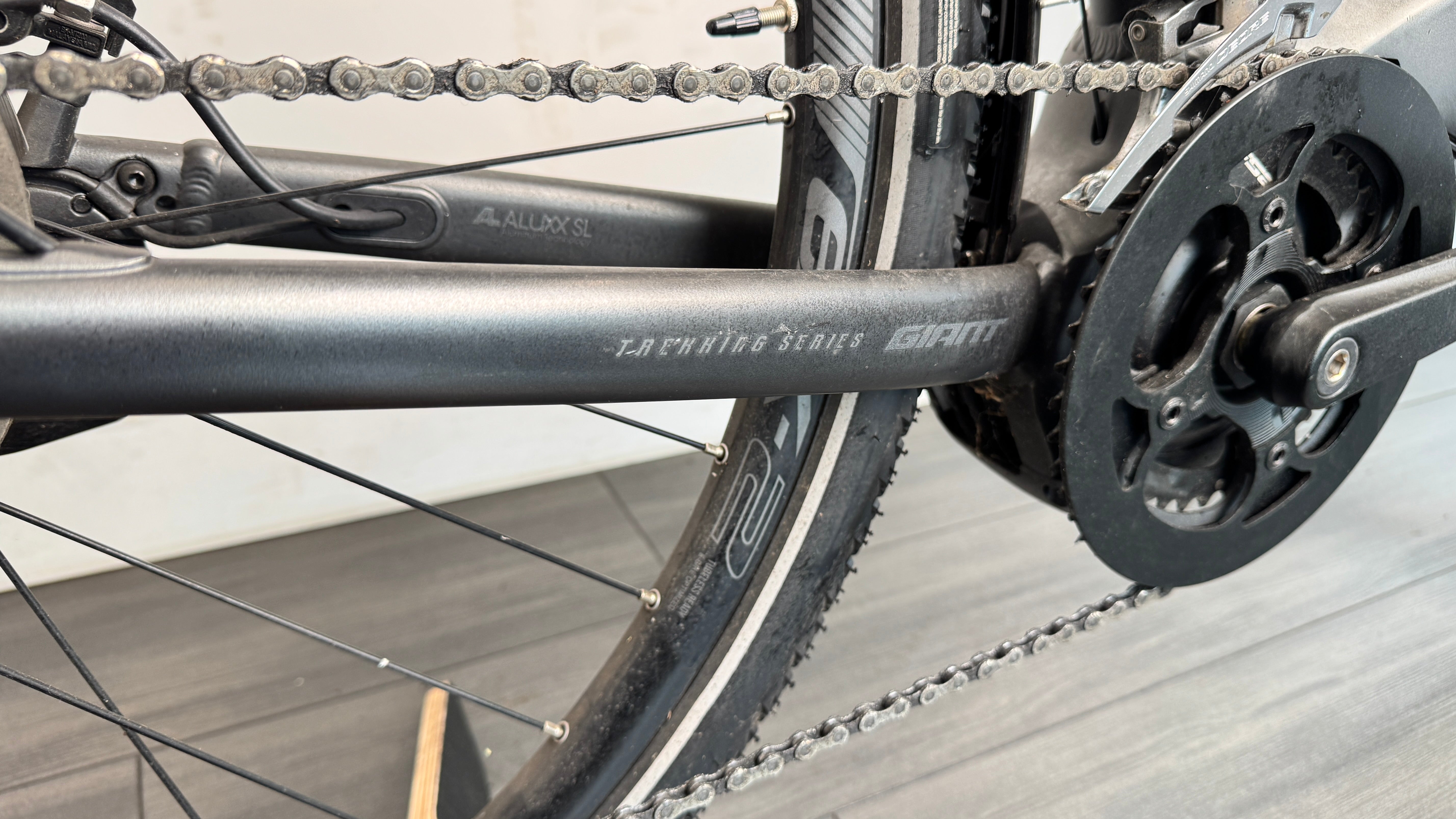 Giant Explore E+ 1 Trekking Bike 500 GTS XL Gunmetal Black RRP £2600