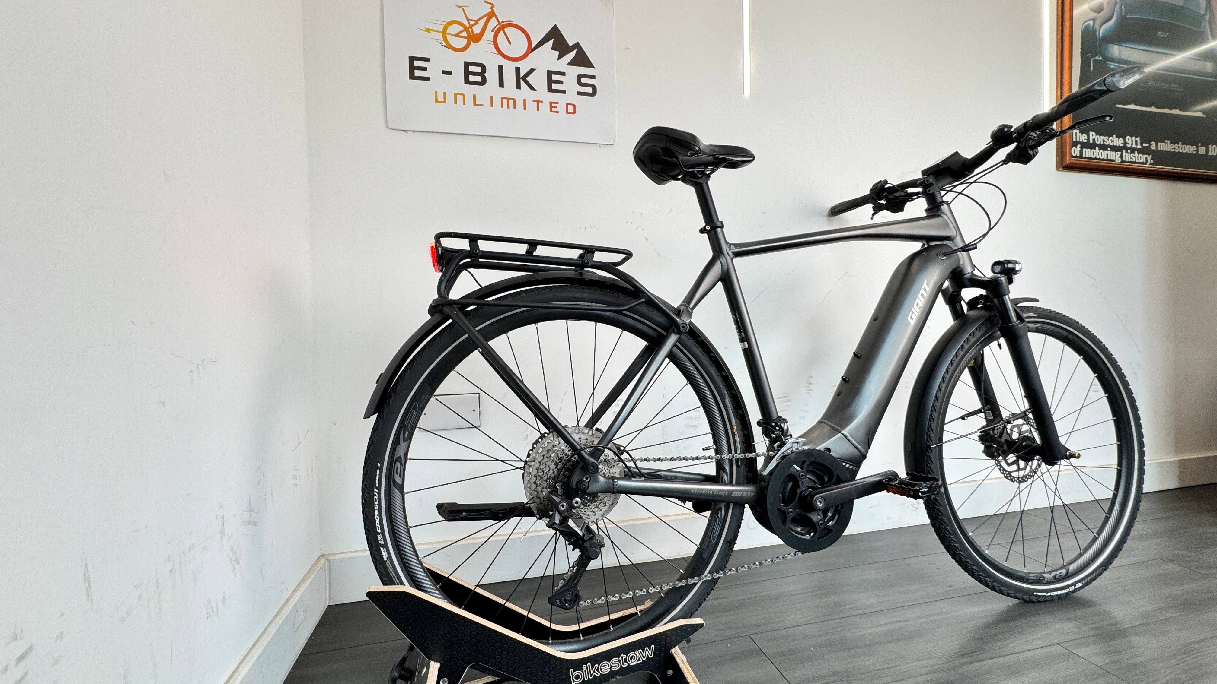 Giant Explore E+ 1 Trekking Bike 500 GTS XL Gunmetal Black RRP £2600