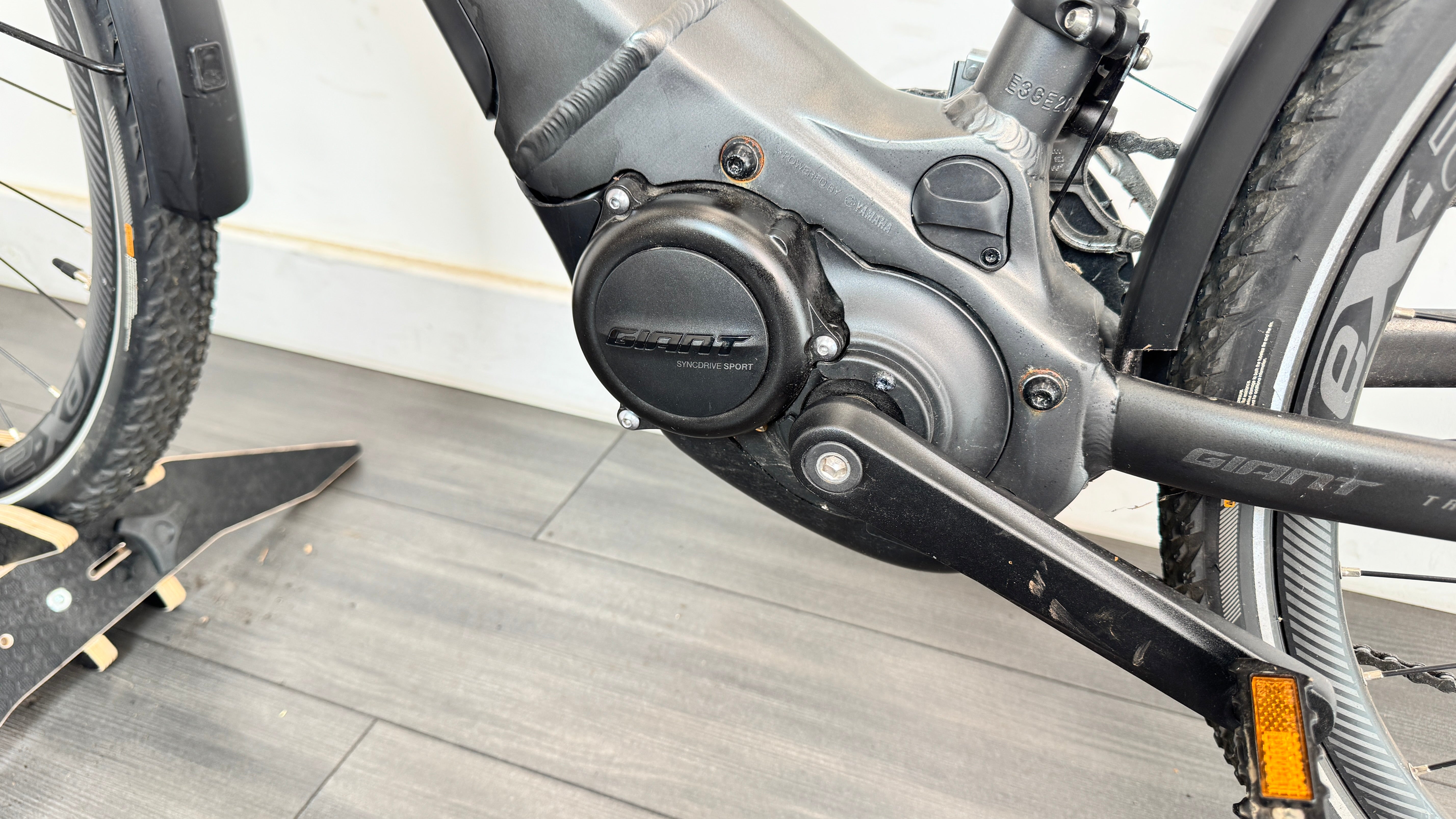 Giant Explore E+ 1 Trekking Bike 500 GTS XL Gunmetal Black RRP £2600