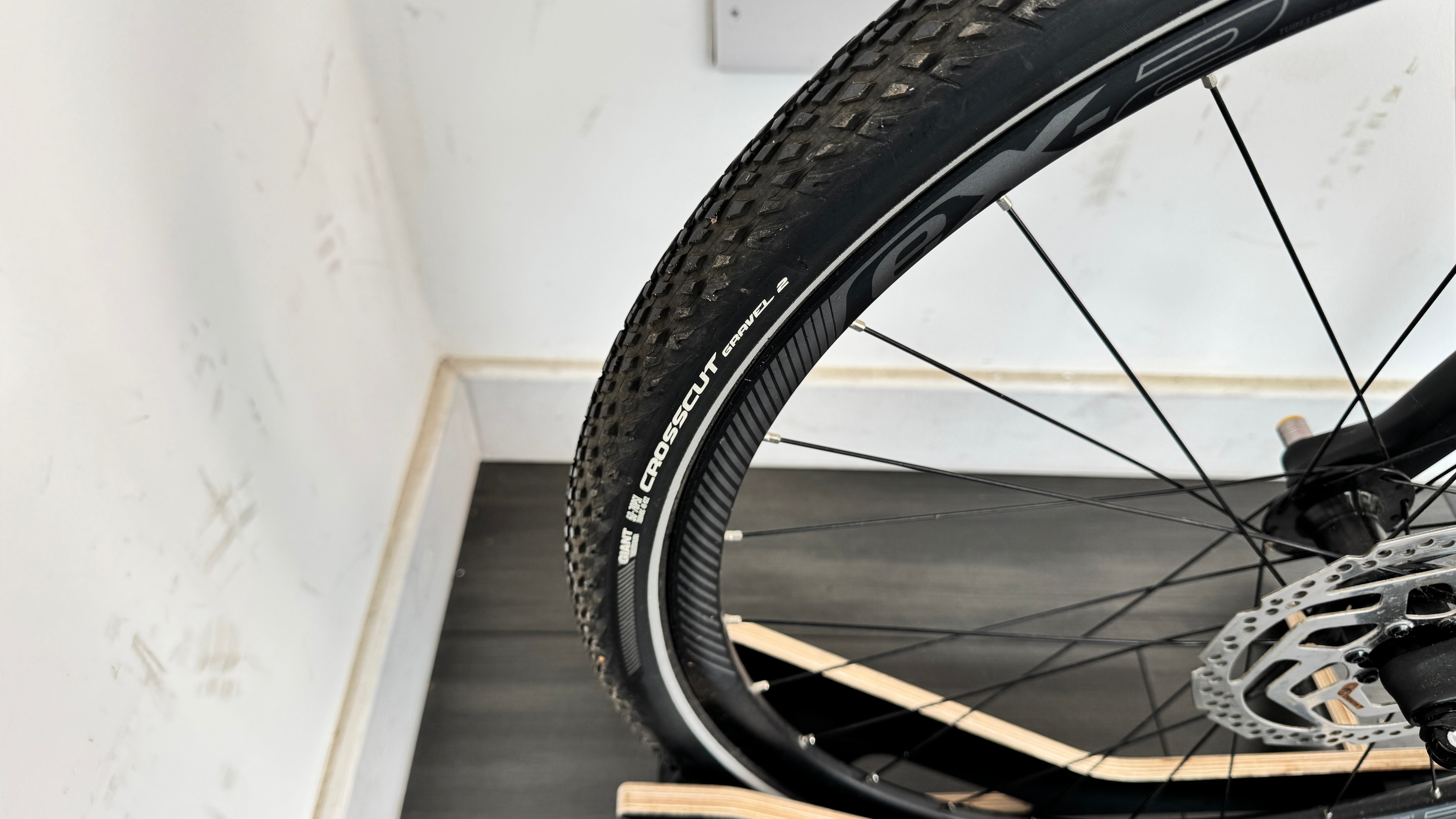 Giant Explore E+ 1 Trekking Bike 500 GTS XL Gunmetal Black RRP £2600