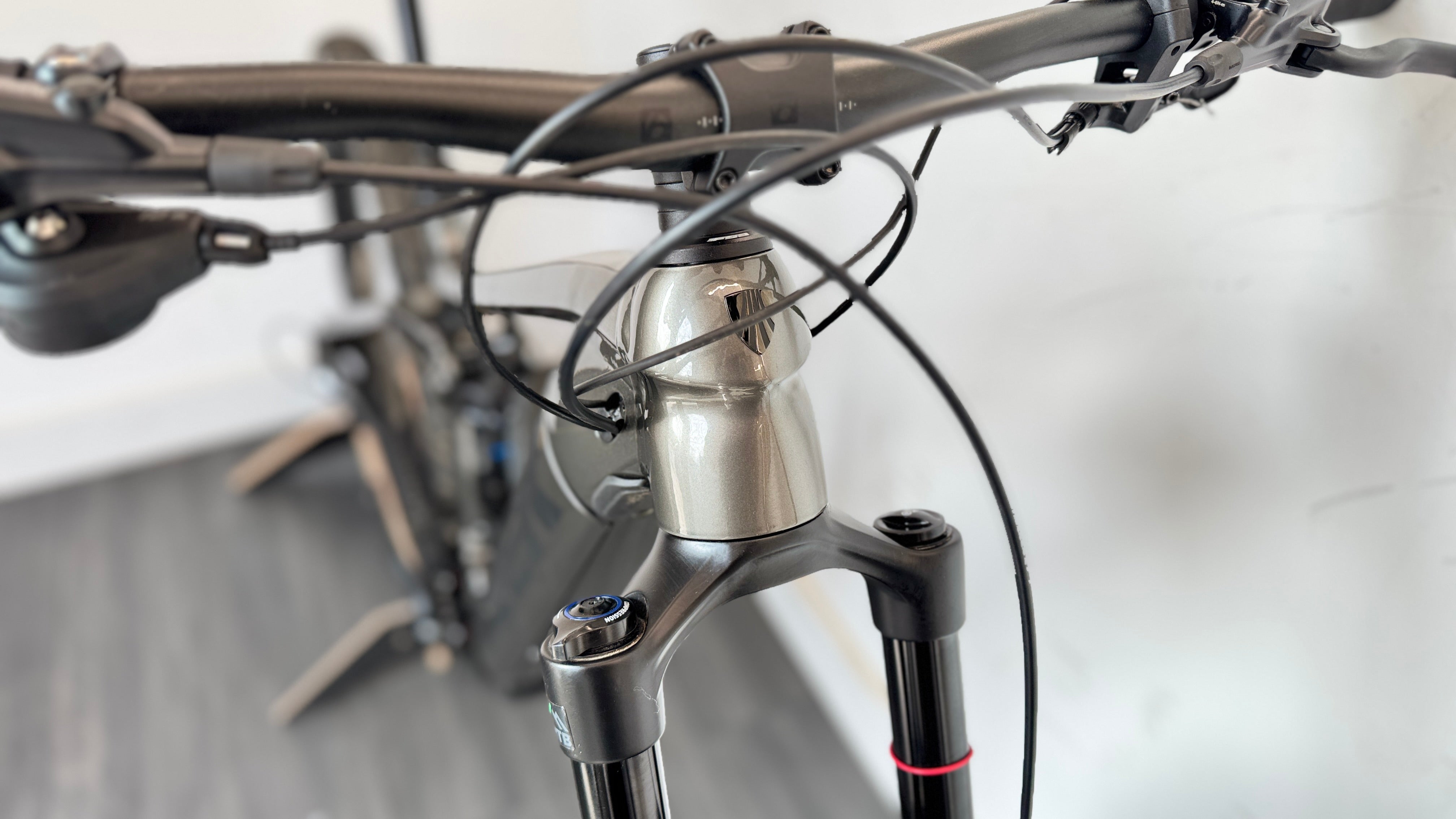 Trek Rail 5 625 MEDIUM Deore ELECTRIC Mountain Bike 2024 Mercury RRP £4000 Only 96 miles