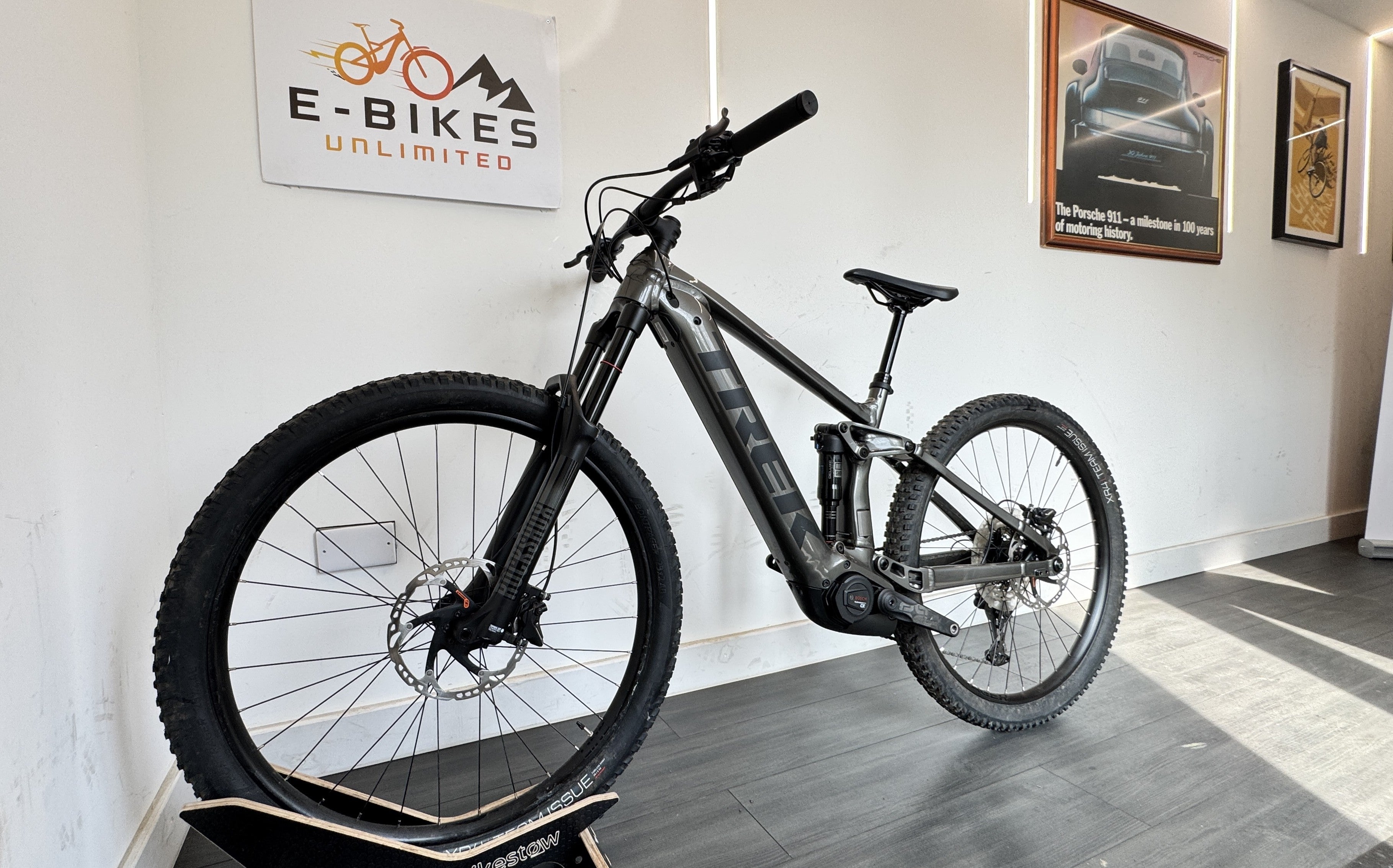 Trek Rail 5 625 MEDIUM Deore ELECTRIC Mountain Bike 2024 Mercury RRP £4000 Only 96 miles