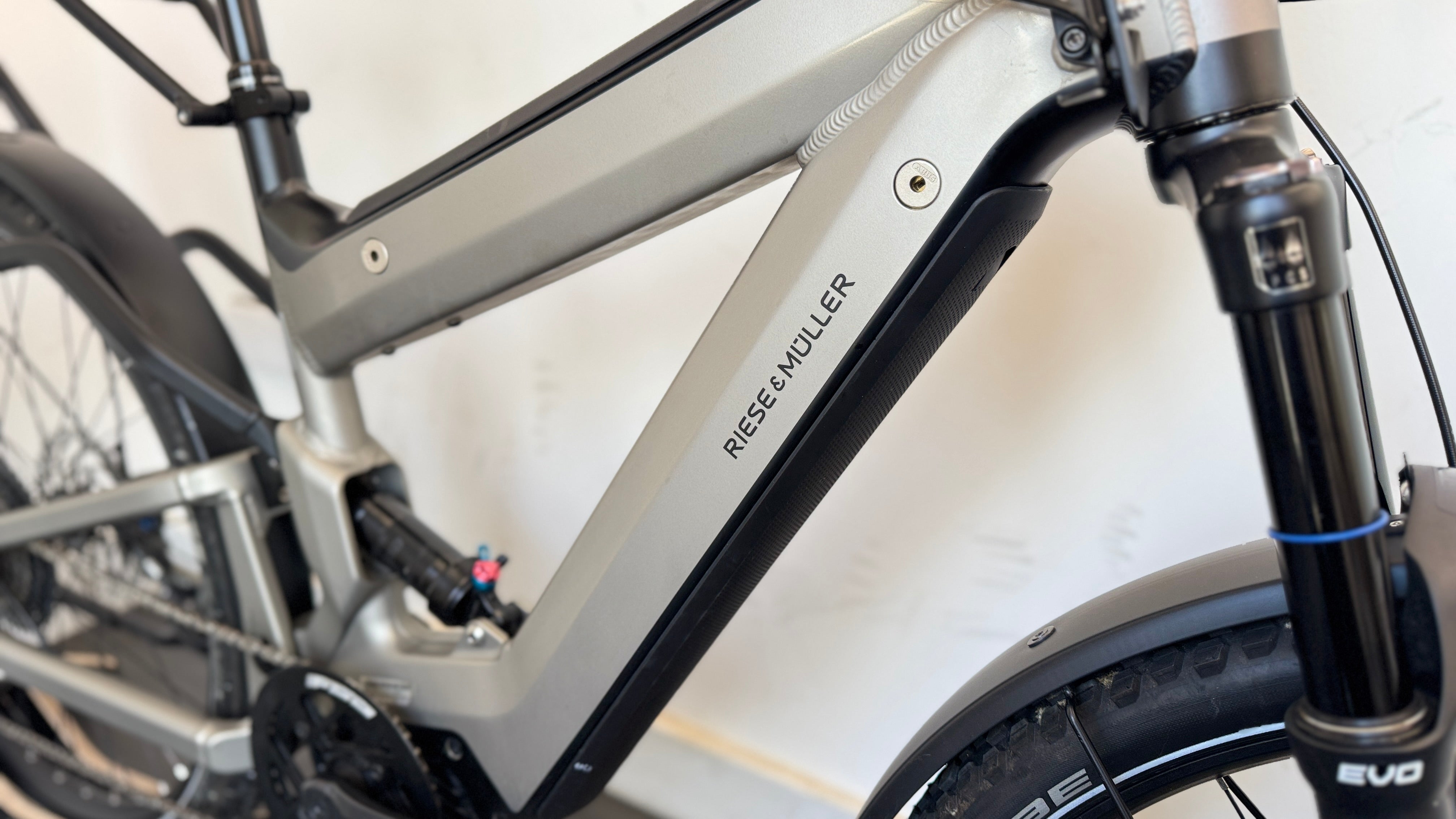 Riese and Muller Superdelite GT touring ELECTRIC Bike SMALL/MEDIUM 47cm Silver 681 miles