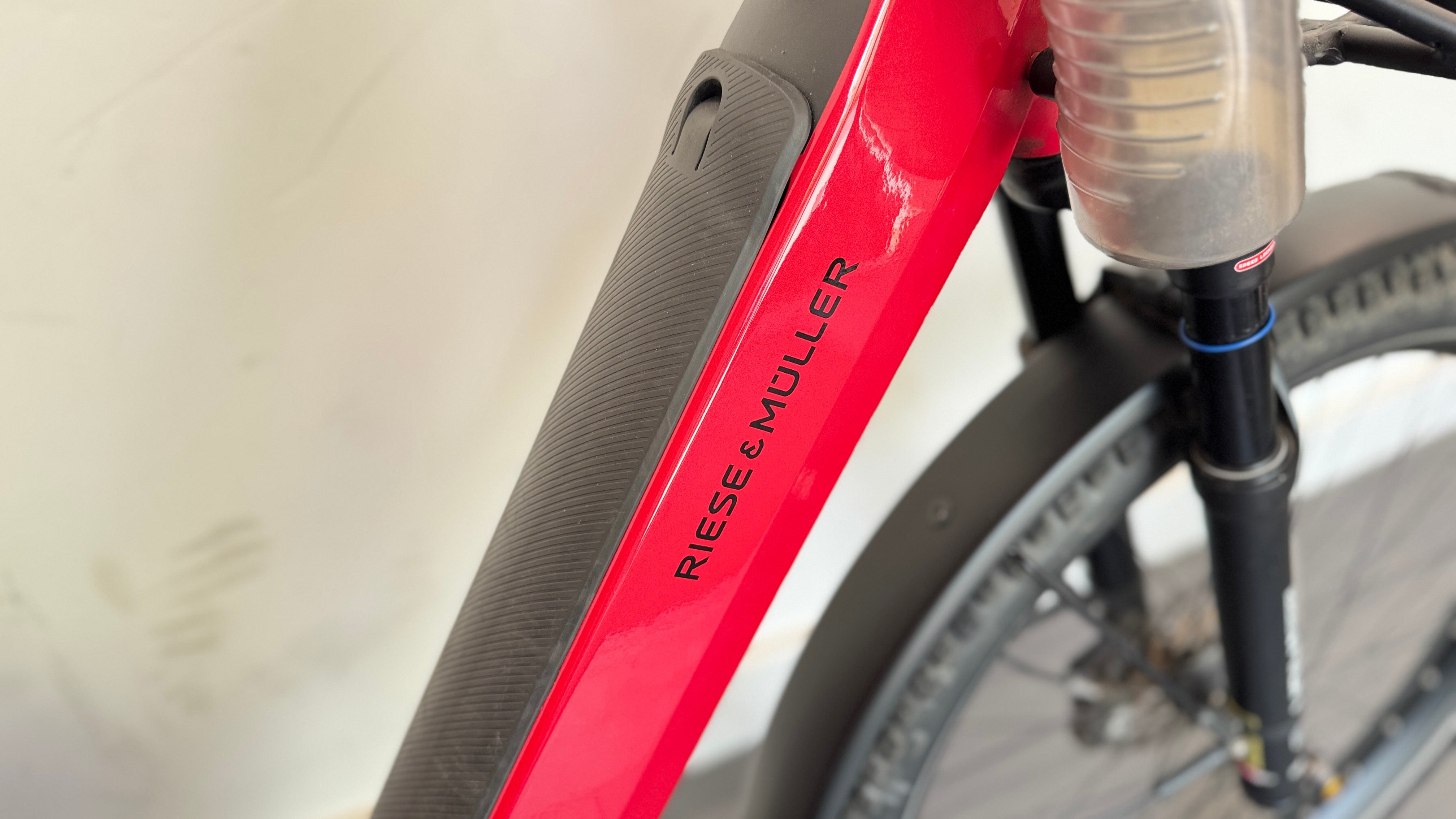 Riese & Muller Nevo III G4 51cm MEDIUM Dynamic Red Nyon Enviolo Belt Drive Electric Bike 625Wh