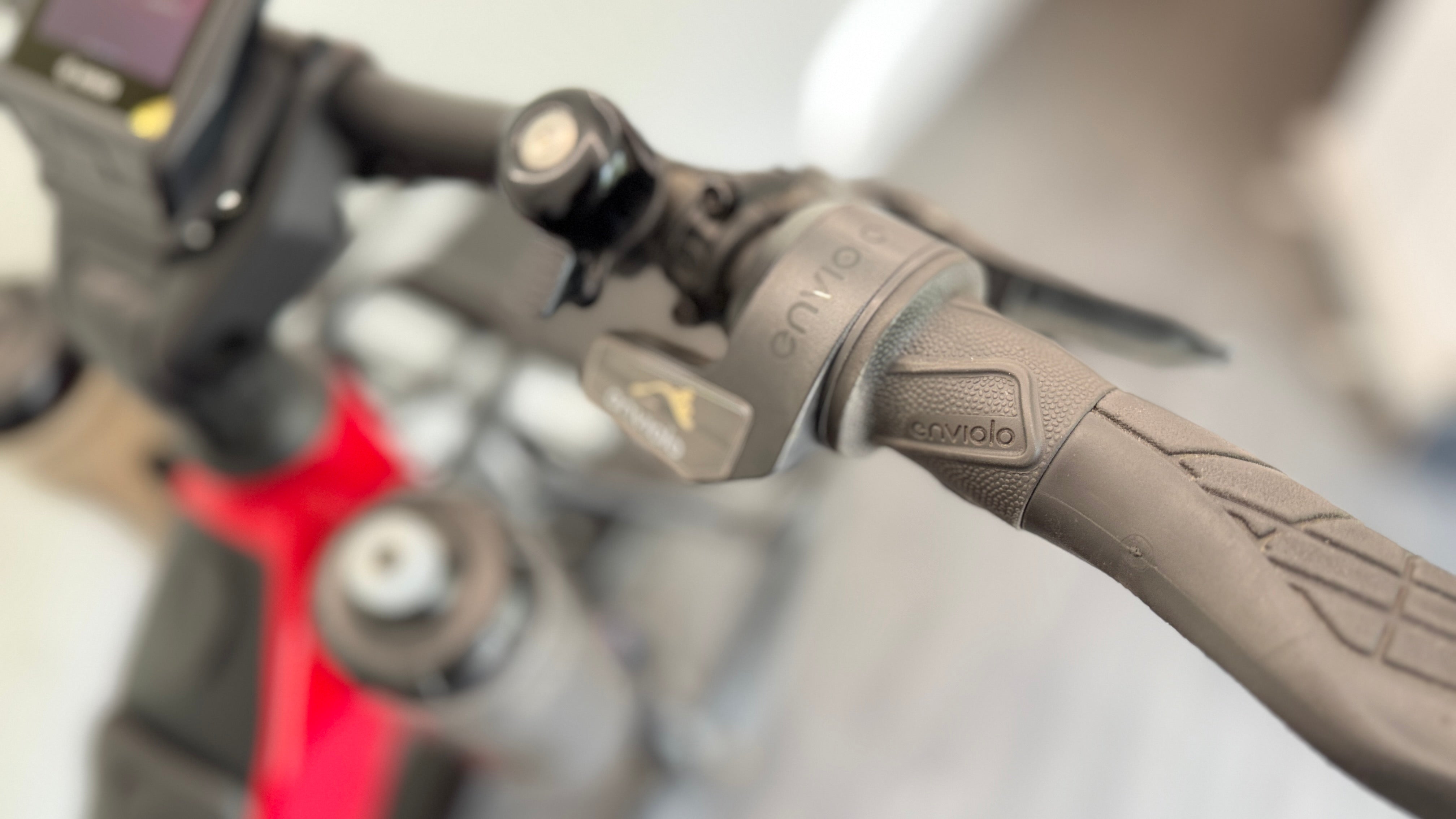 Riese & Muller Nevo III G4 51cm MEDIUM Dynamic Red Nyon Enviolo Belt Drive Electric Bike 625Wh