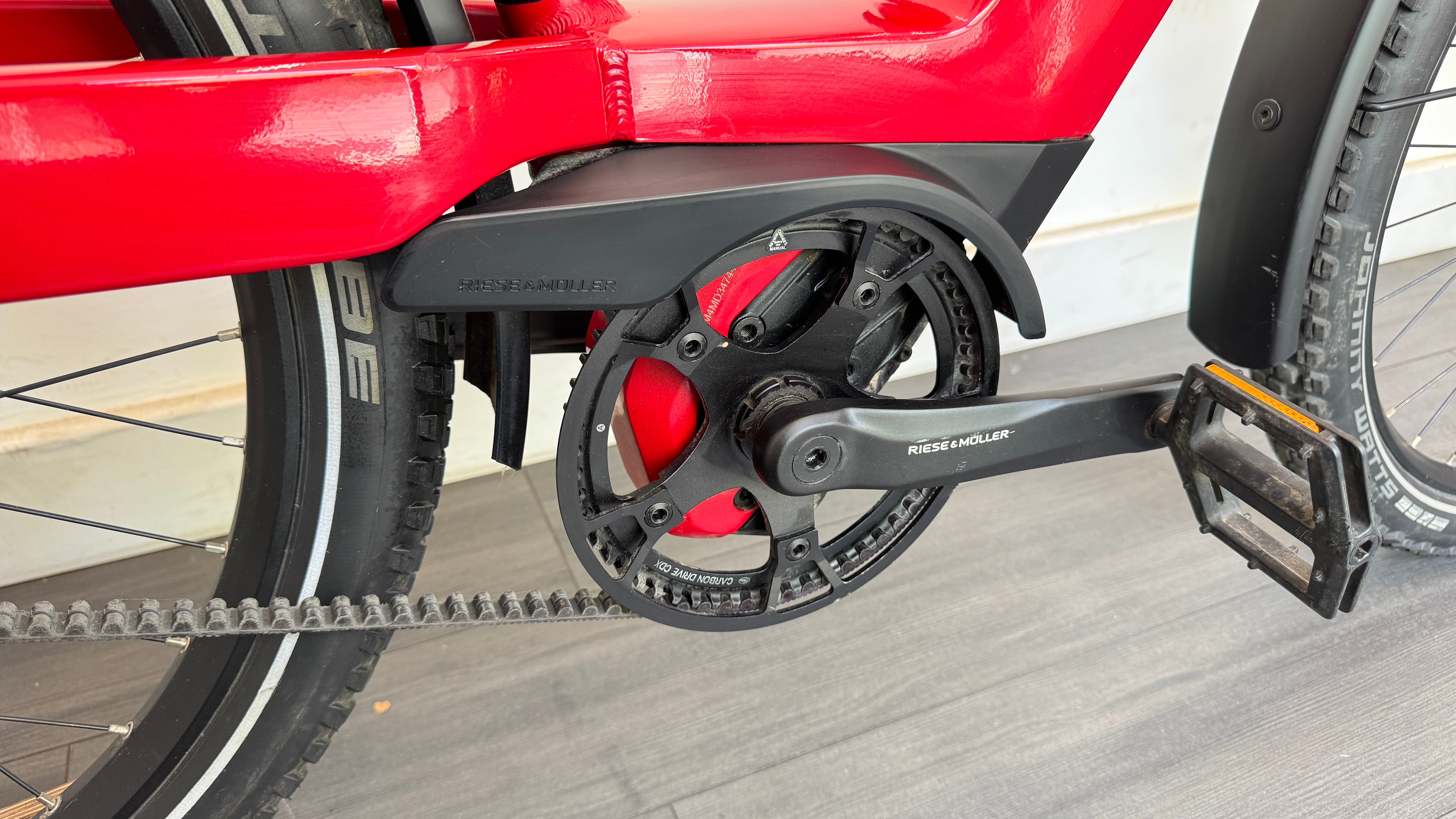 Riese & Muller Nevo III G4 51cm MEDIUM Dynamic Red Nyon Enviolo Belt Drive Electric Bike 625Wh