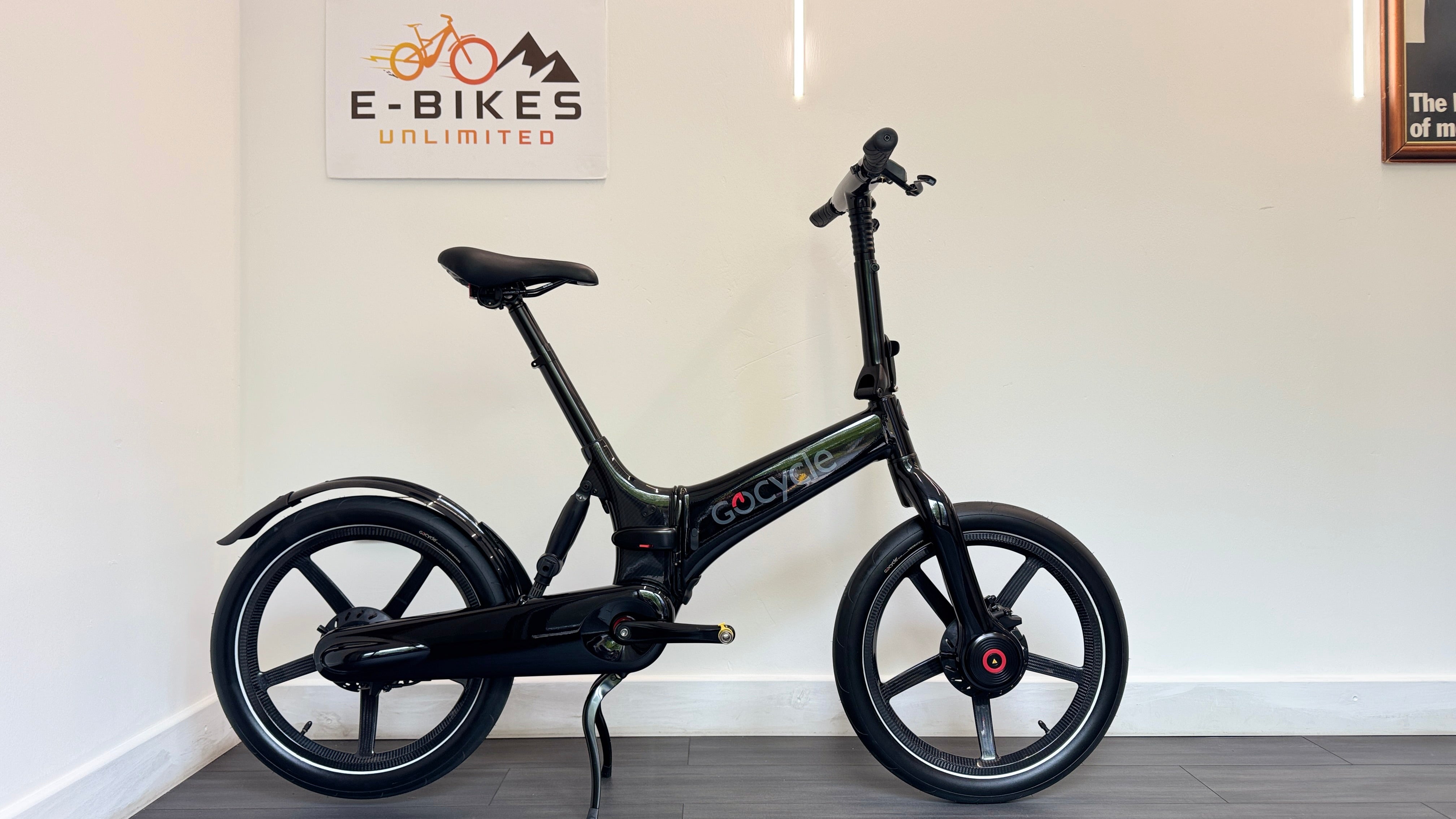 Gocycle G4i+ Carbon Fibre Black Folding Electric bike AVAILABLE NOW RRP £5500 ONLY 60 miles use
