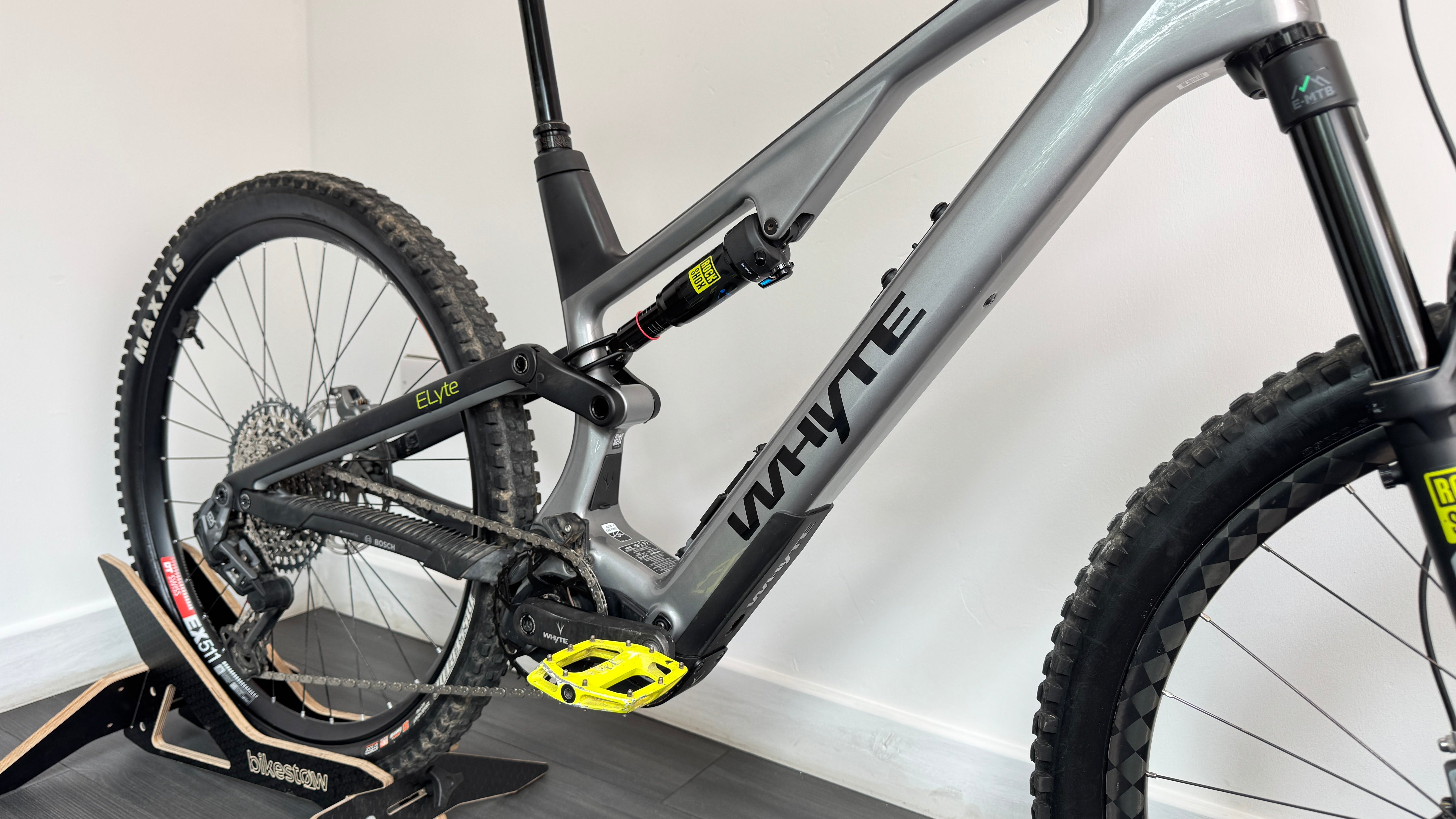 2024 Whyte E-Lyte 150 RSX LARGE Electric Bike 2024 Gloss Silver/Matt UD Carbon DT Swiss