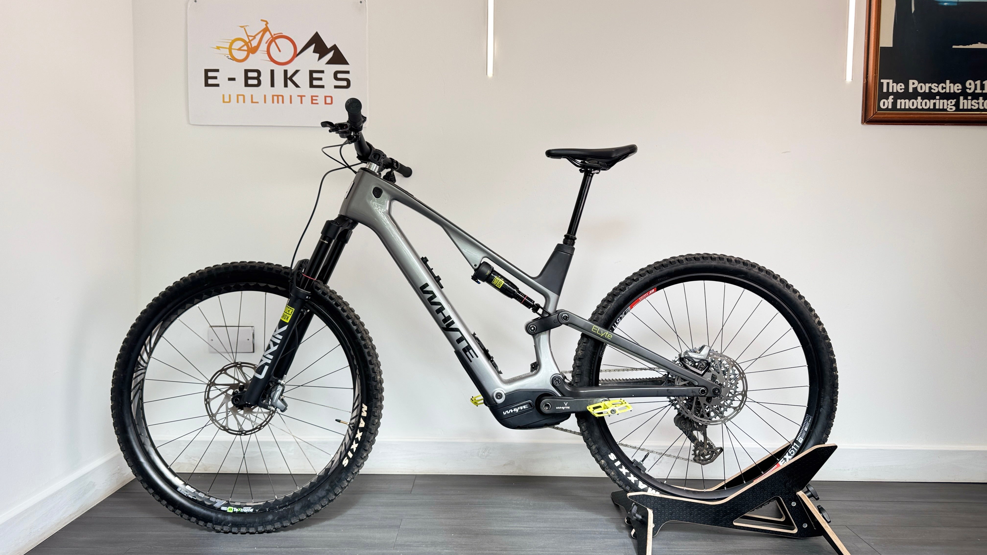 2024 Whyte E-Lyte 150 RSX LARGE Electric Bike 2024 Gloss Silver/Matt UD Carbon DT Swiss