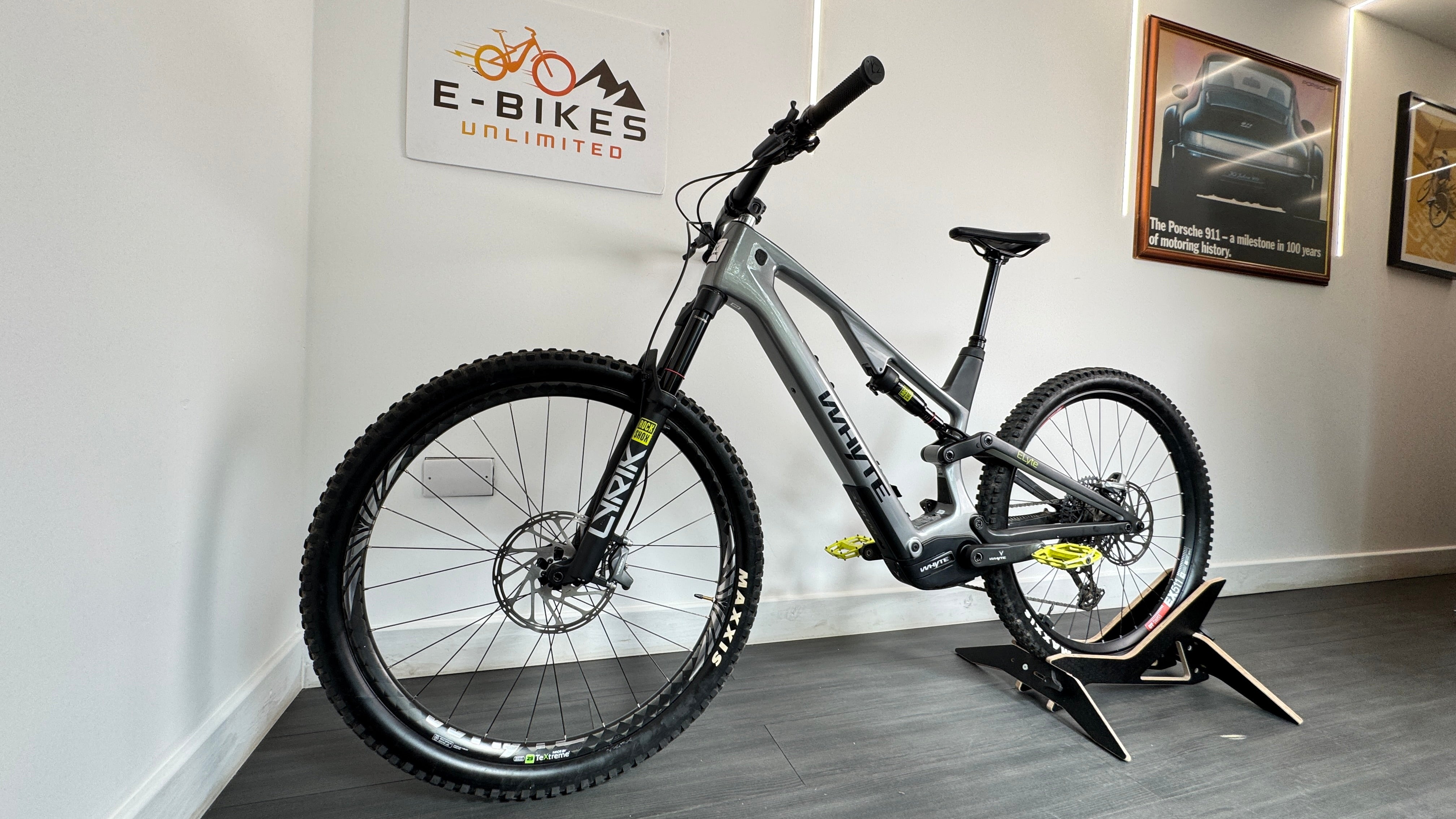 2024 Whyte E-Lyte 150 RSX LARGE Electric Bike 2024 Gloss Silver/Matt UD Carbon DT Swiss