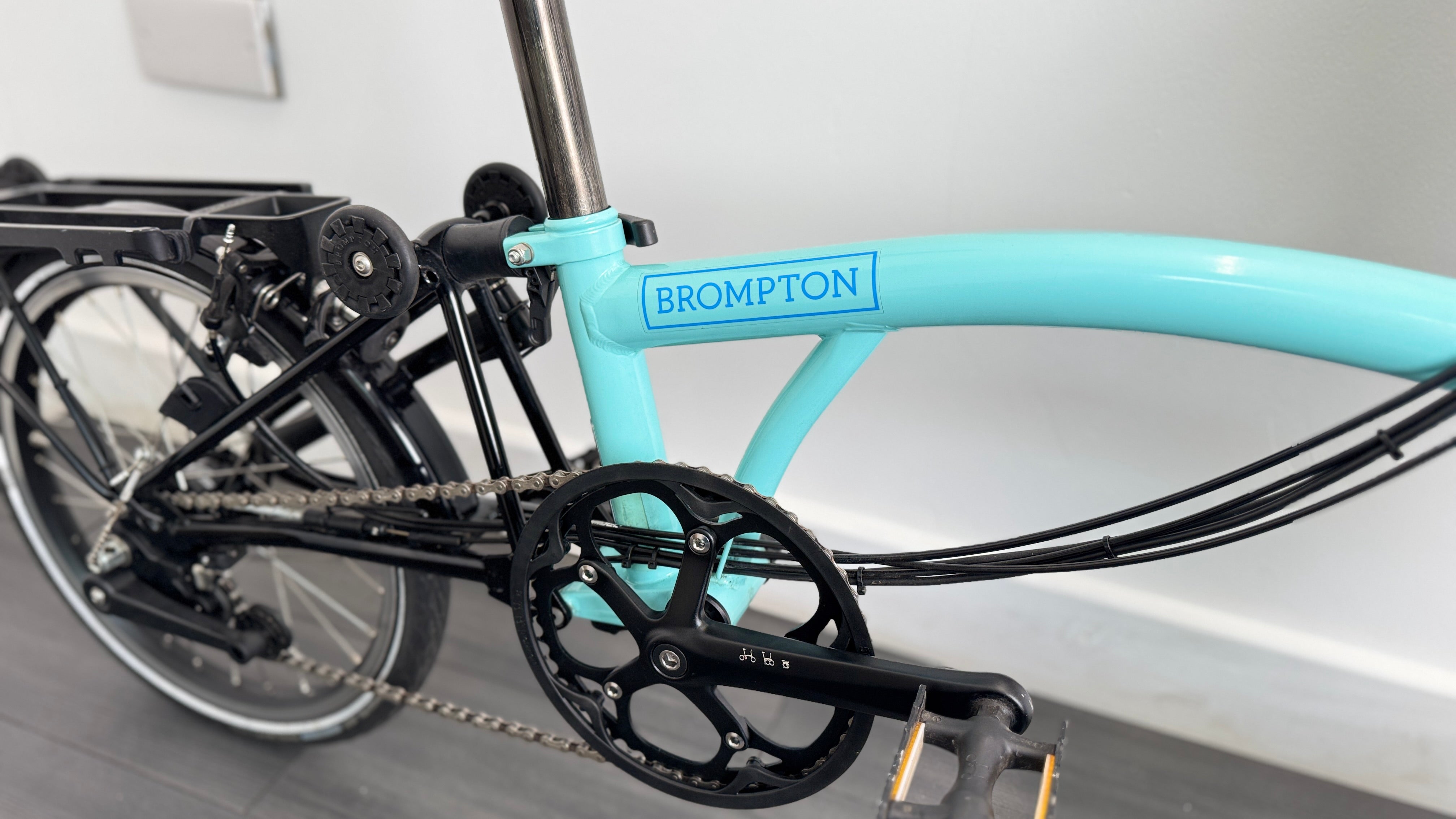 Brompton E-Bike Steel M6L Folding Electric Bike Turkish Green/Black and Rear Rack Excellent condition