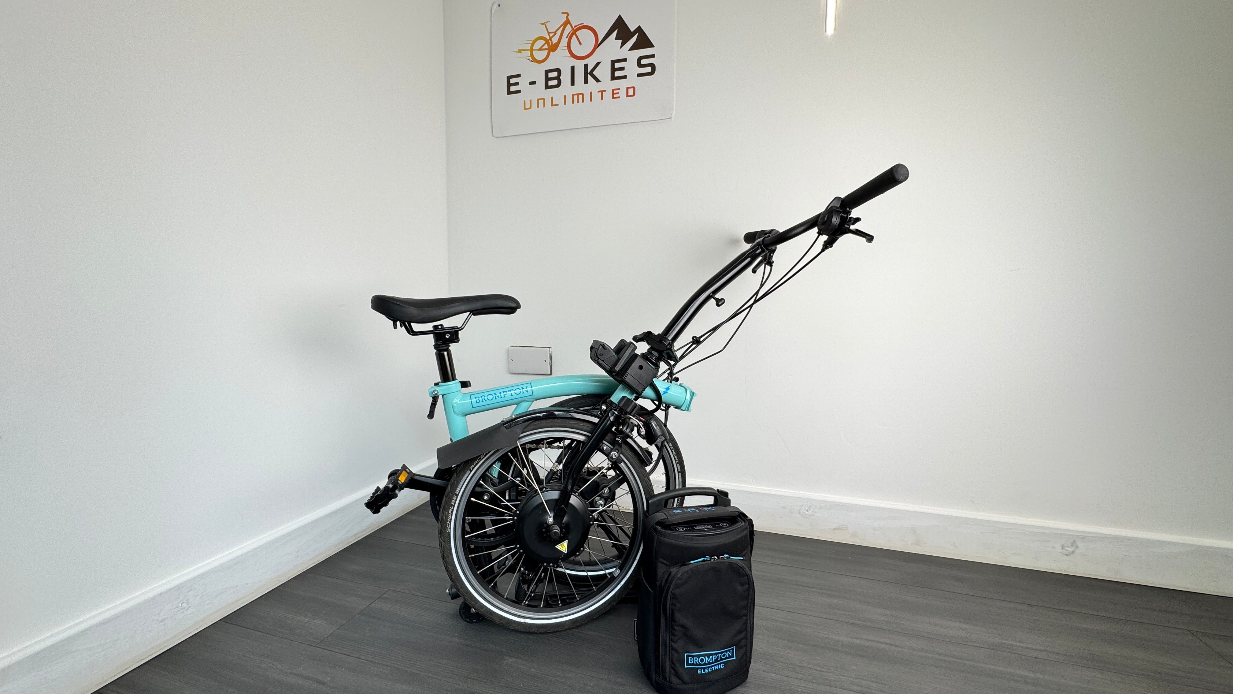 Brompton E-Bike Steel M6L Folding Electric Bike Turkish Green/Black and Rear Rack Excellent condition