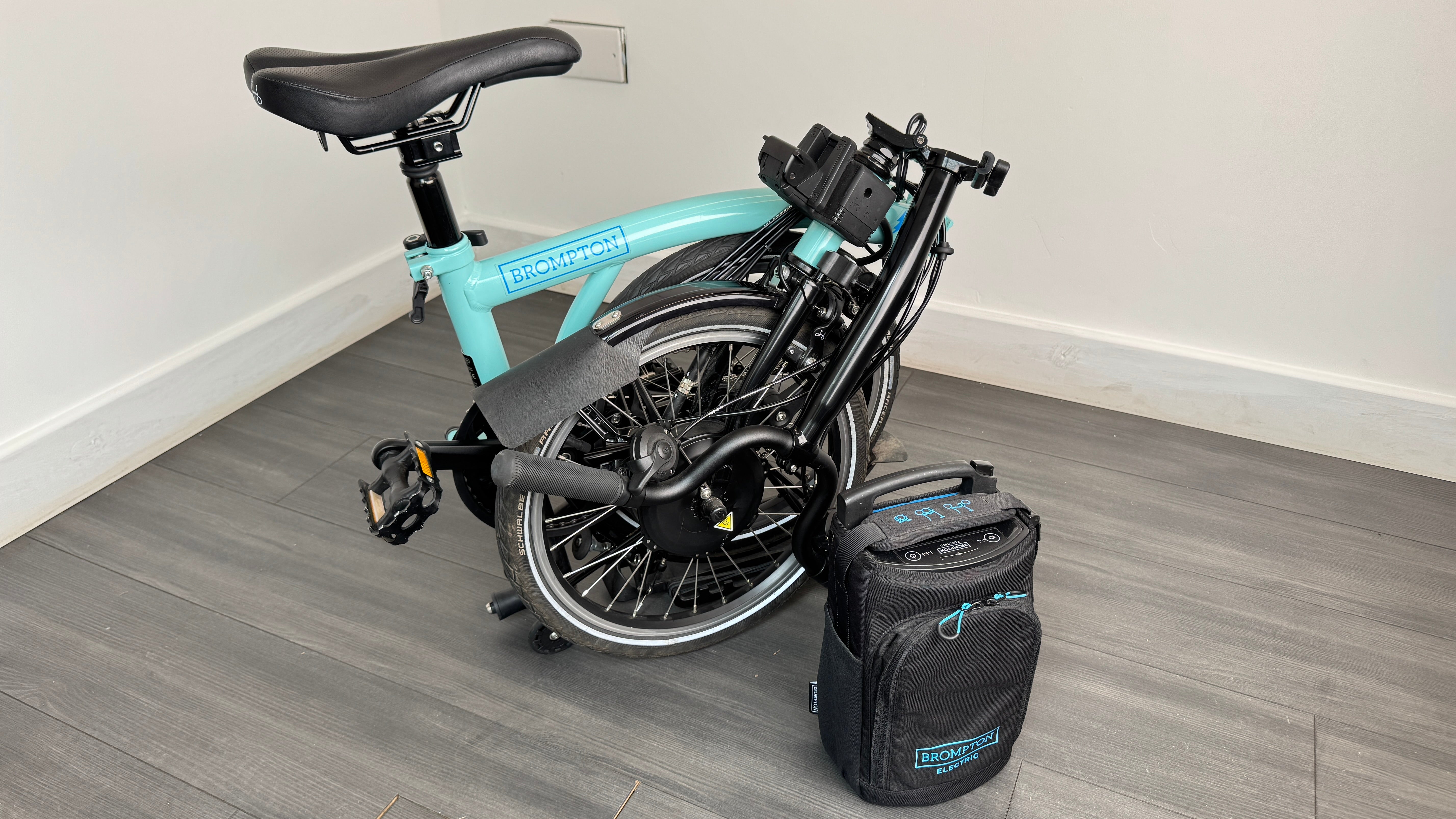 Brompton E-Bike Steel M6L Folding Electric Bike Turkish Green/Black and Rear Rack Excellent condition
