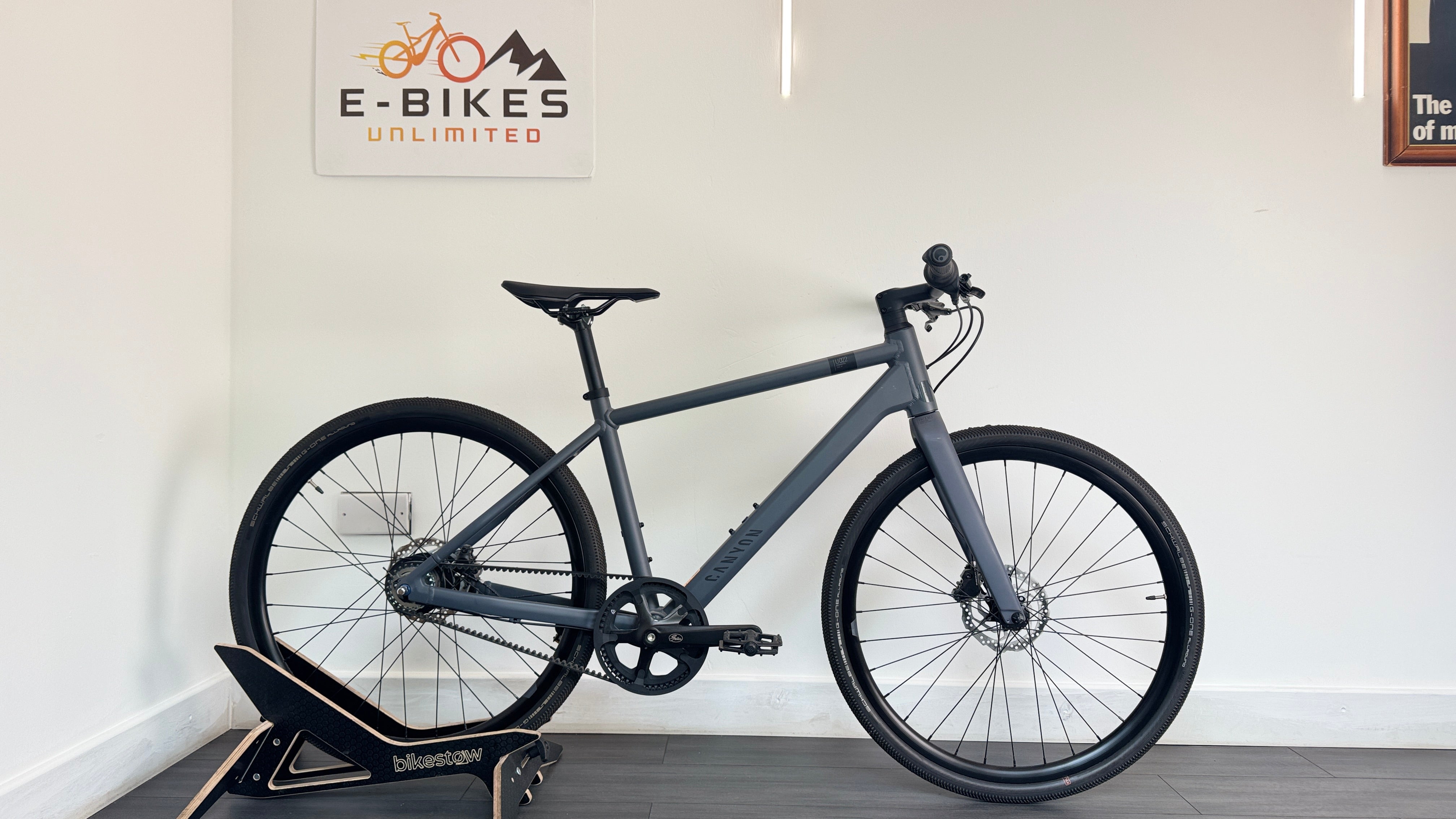Canyon Commuter 5 Bicycle Belt Drive IGH Nexus MEDIUM Carbon Gravel Bike Excellent Condition Road Bike