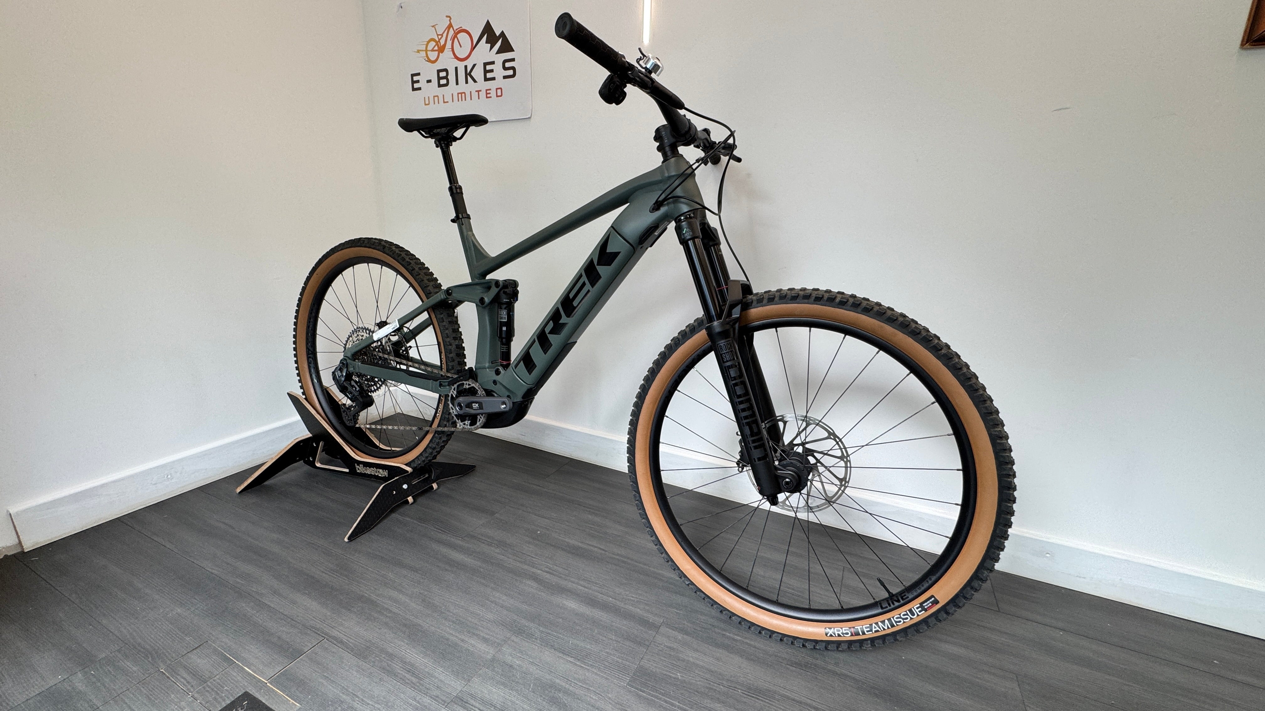 2024 Trek Rail 8 GX AXS EXTRA LARGE XL Electric Mountain Bike in Keswick Green ONLY 49 miles