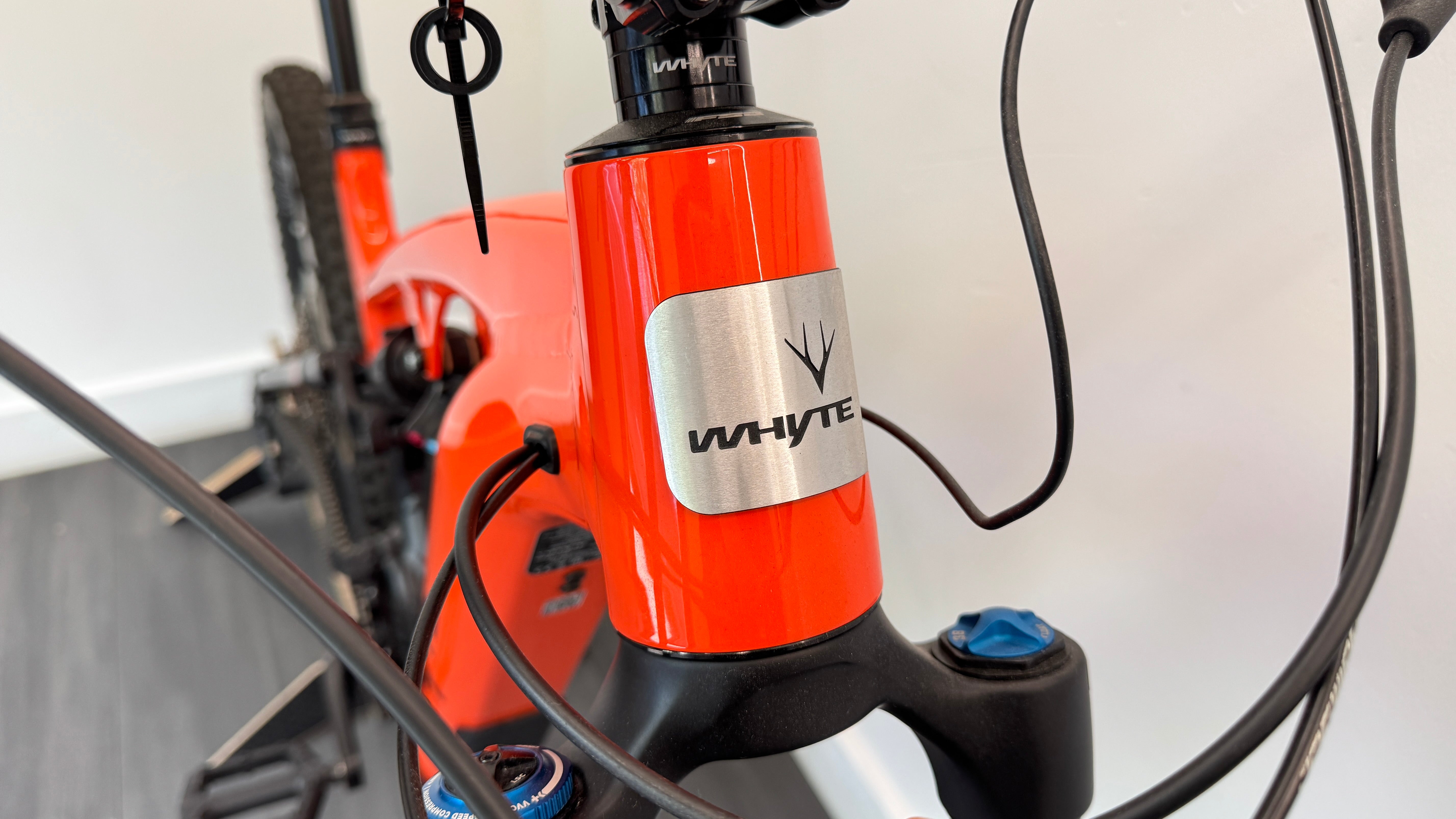 2025  Whyte E-180 RSX 29er/27.5 LARGE Electric Mountain Bike - Gloss Orange/Matt Black ONLY 60 miles