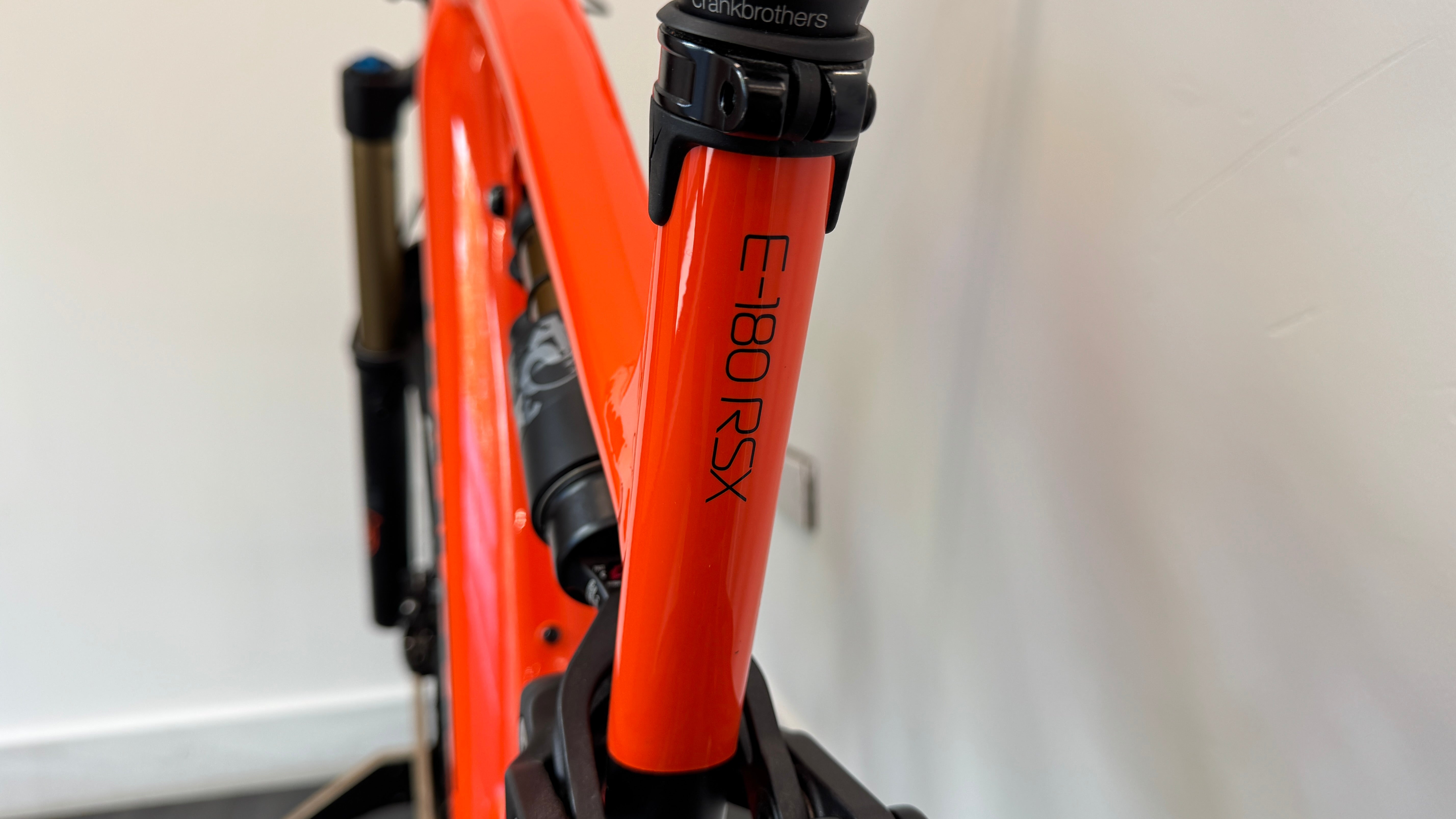 2025  Whyte E-180 RSX 29er/27.5 LARGE Electric Mountain Bike - Gloss Orange/Matt Black ONLY 60 miles
