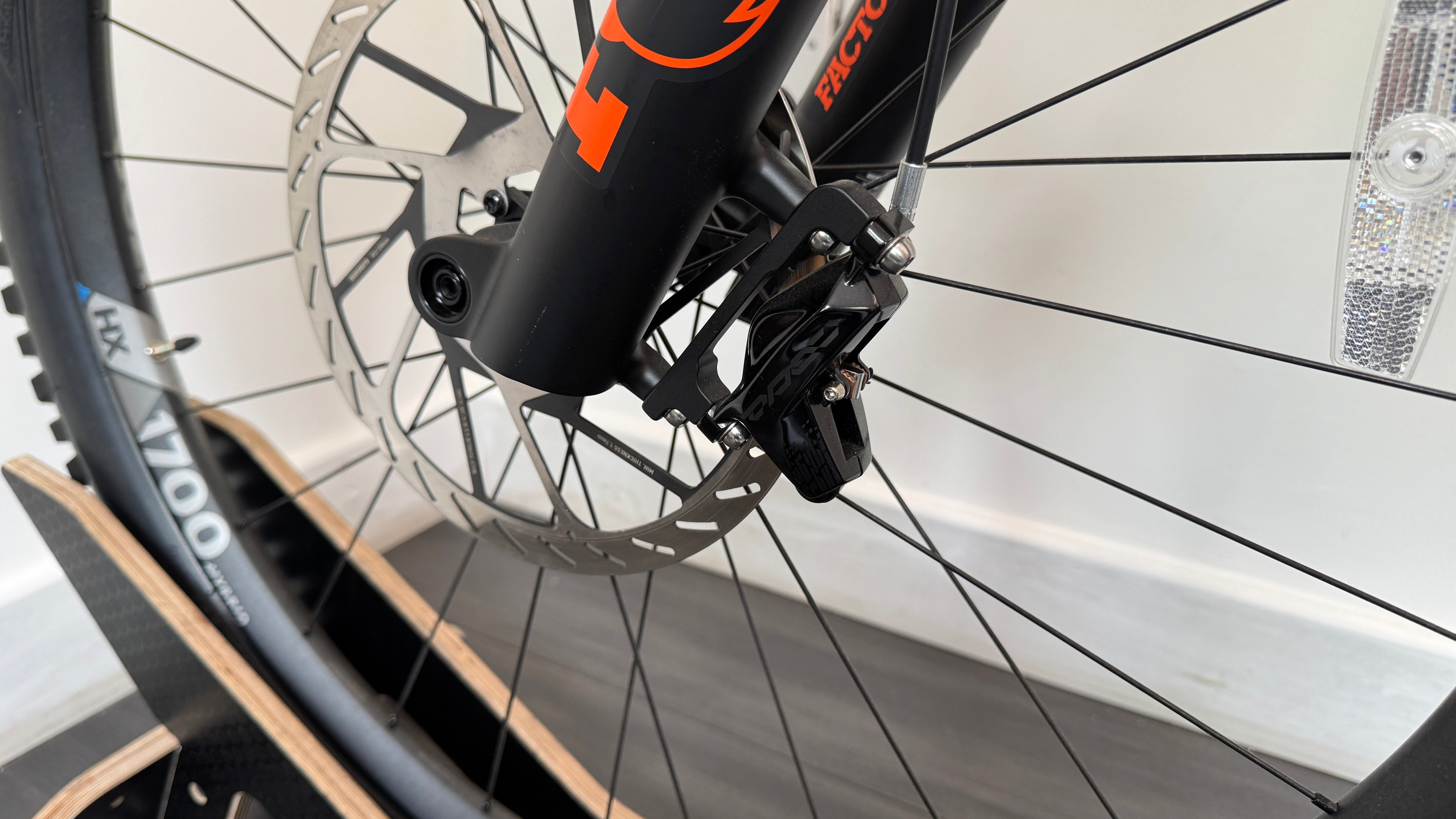 2025  Whyte E-180 RSX 29er/27.5 LARGE Electric Mountain Bike - Gloss Orange/Matt Black ONLY 60 miles