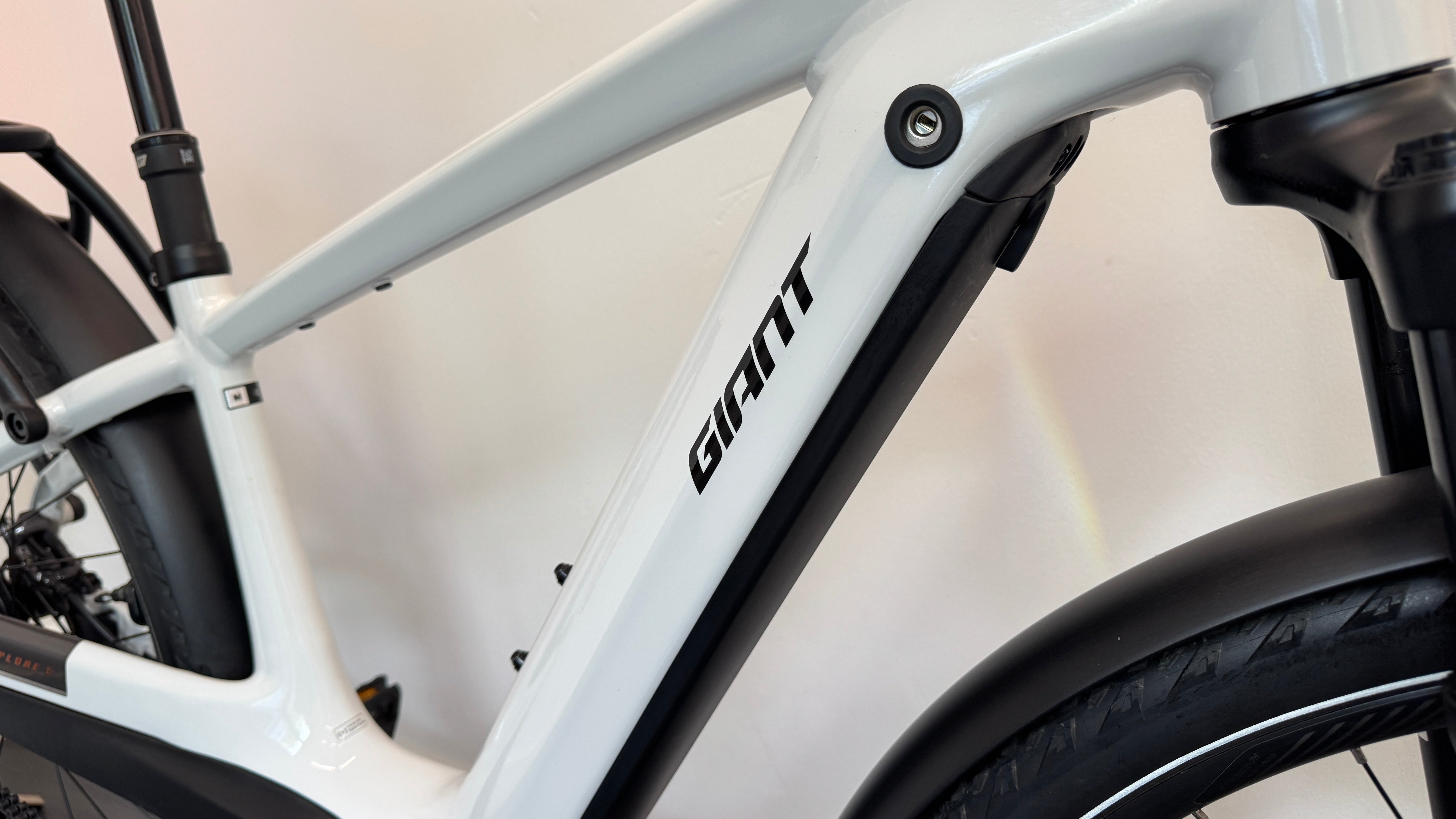 Giant Explore E+ 0 DD MEDIUM Electric Bike Enviolo Automatiq 800Wh battery Gates Carbon 116 miles Drive