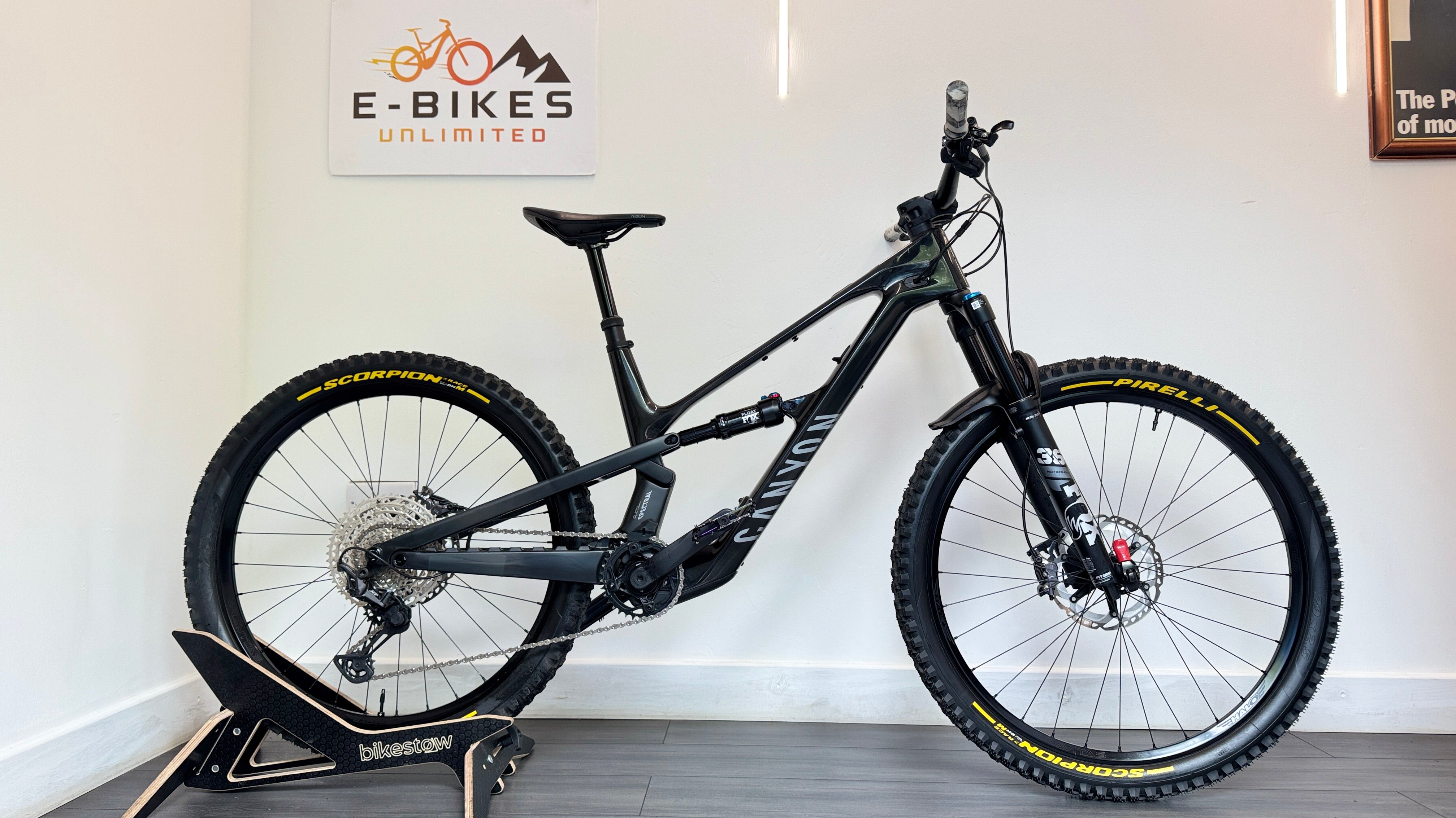Canyon Spectral:ONfly CF 9 MEDIUM EBike Electric Bike Stealth Black RRP £5849