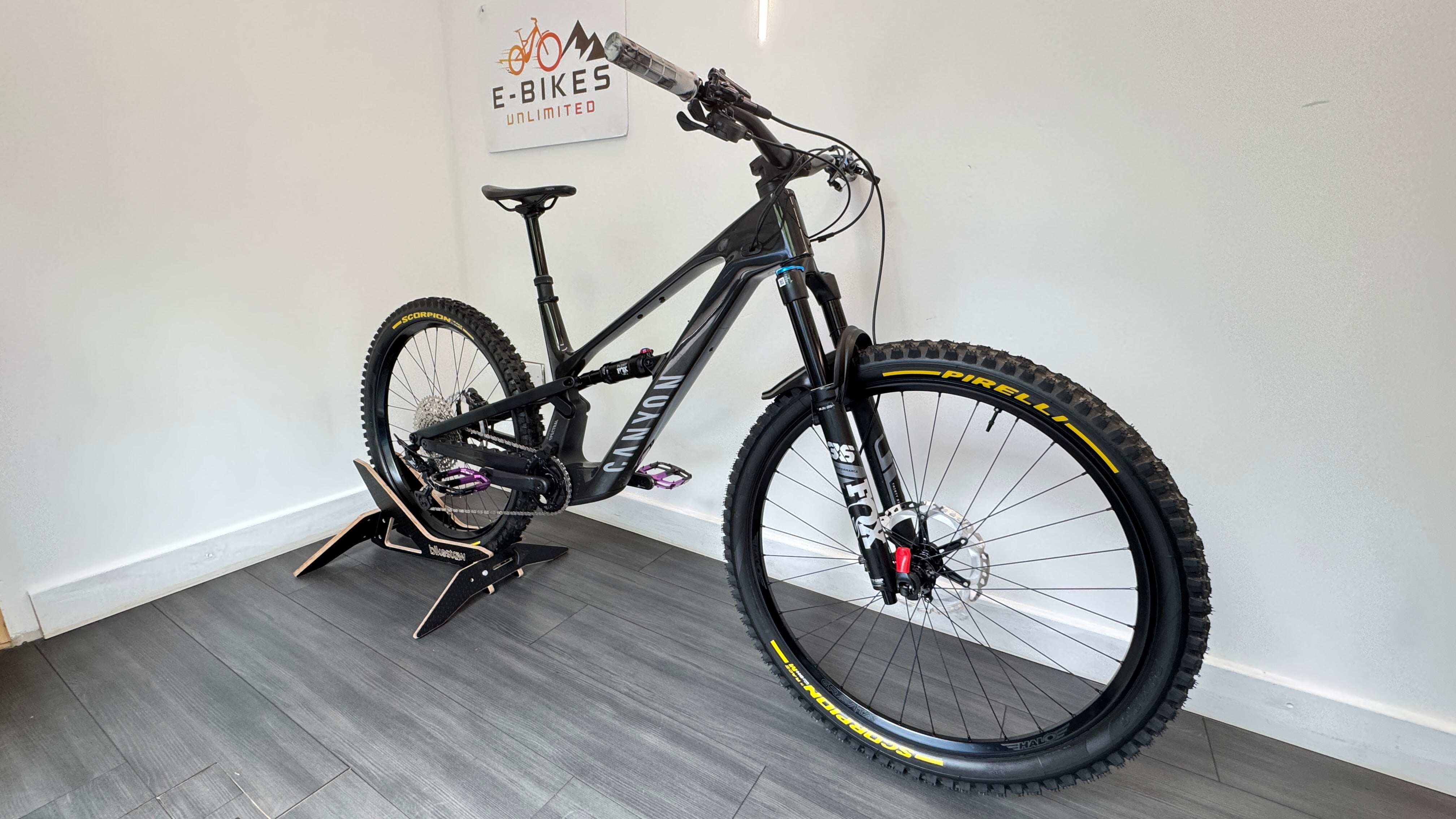 Canyon Spectral:ONfly CF 9 MEDIUM EBike Electric Bike Stealth Black RRP £5849