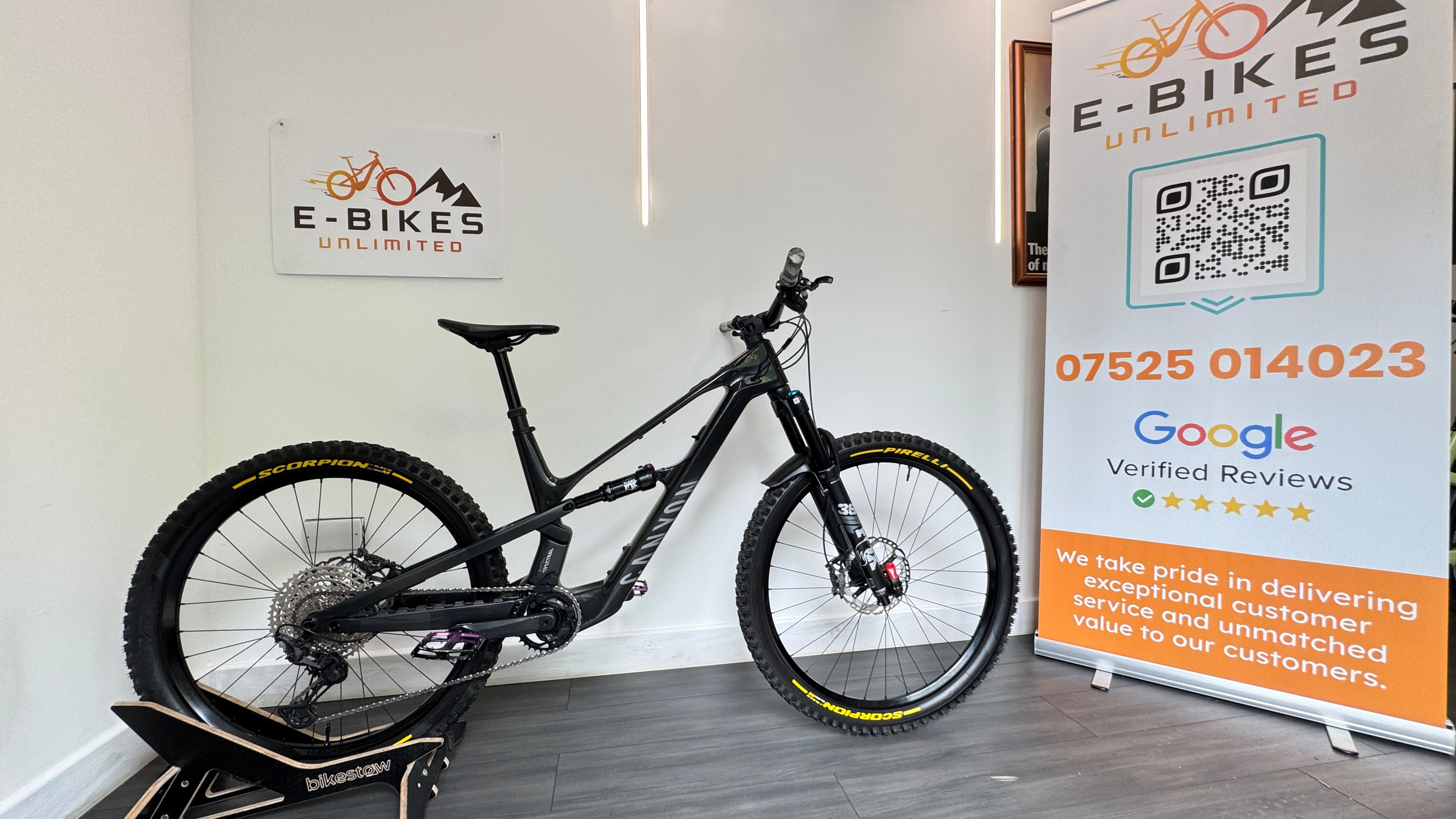 Canyon Spectral:ONfly CF 9 MEDIUM EBike Electric Bike Stealth Black RRP £5849