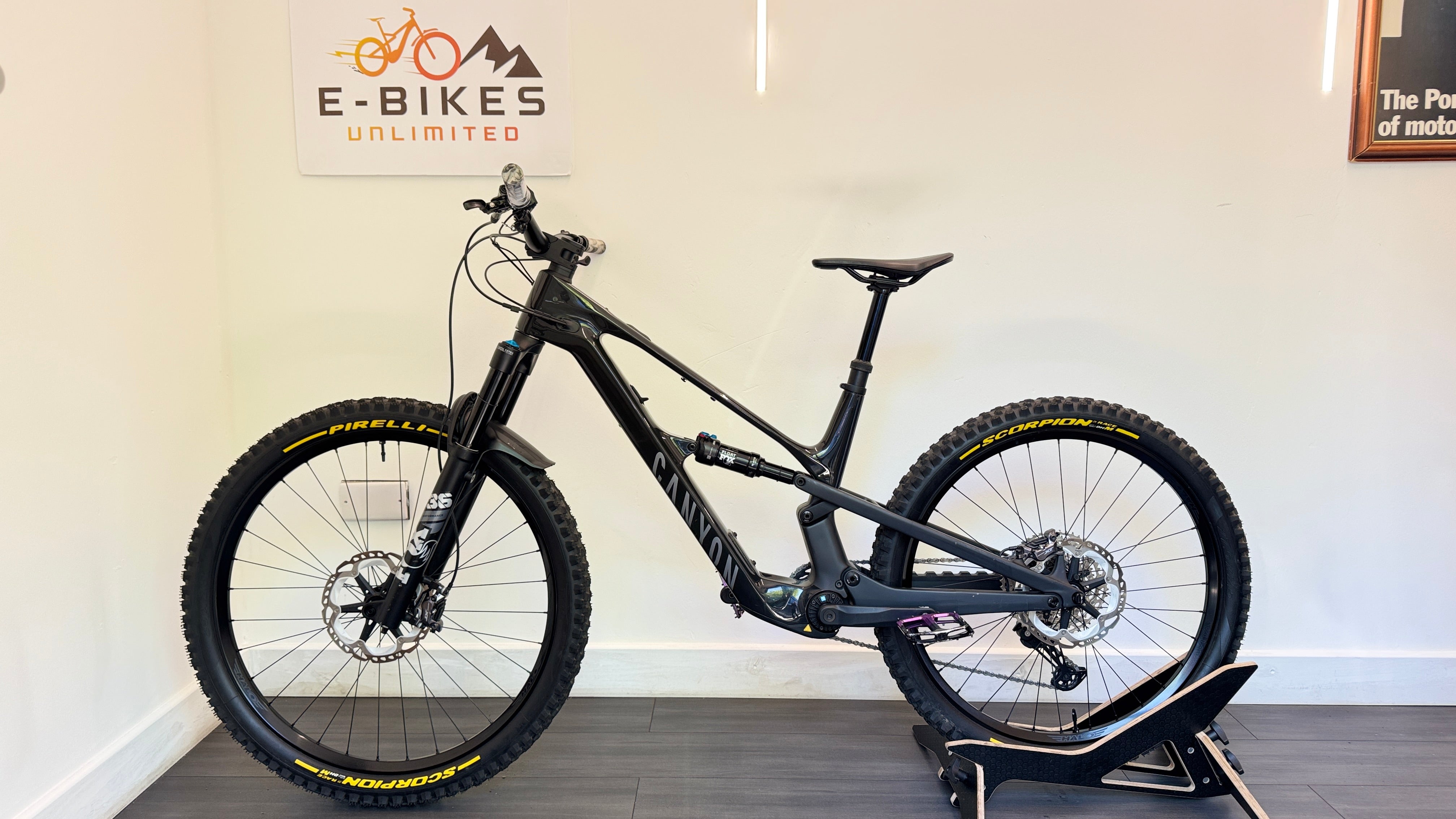 Canyon Spectral:ONfly CF 9 MEDIUM EBike Electric Bike Stealth Black RRP £5849