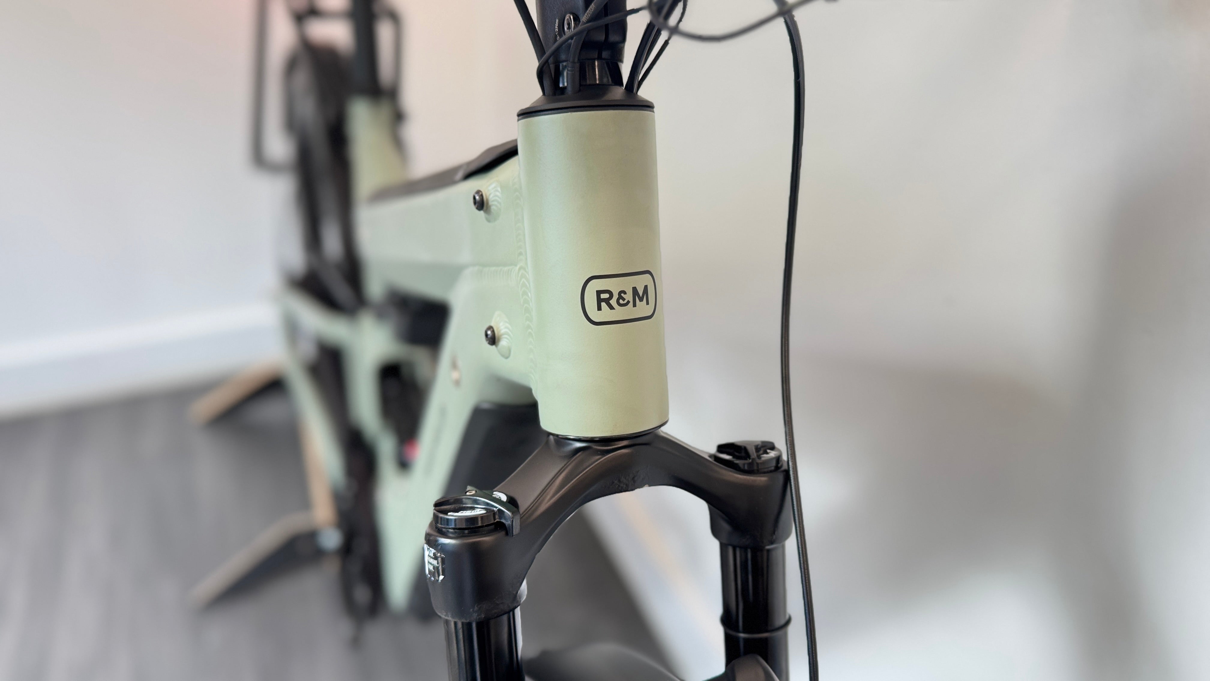 Riese & Muller Superdelite 51cm MEDIUM Enviolo Belt Drive Tundra Grey Double Battery Ebike Electric Bike