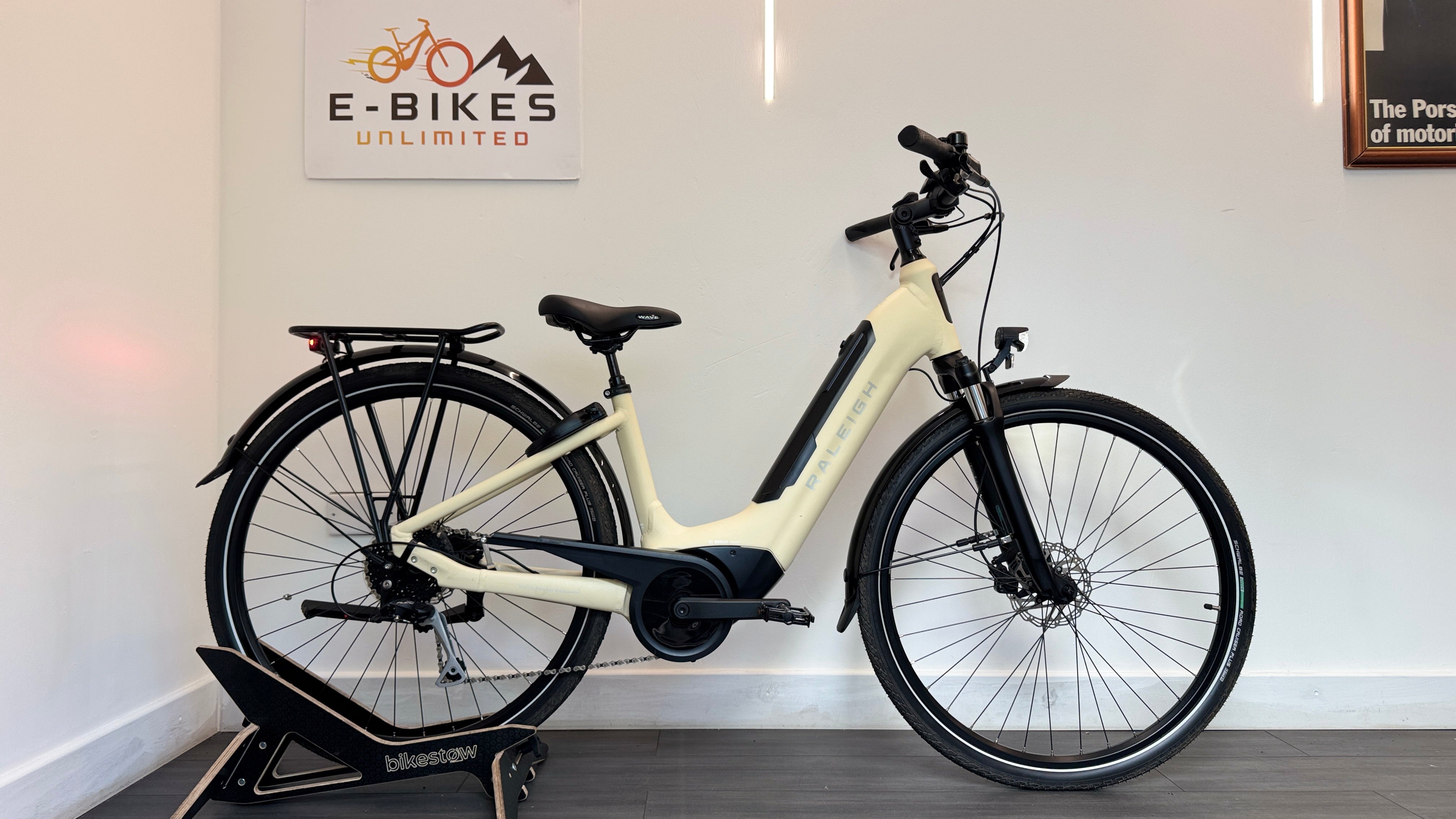 Raleigh Motus GT Lowstep Derailleur Extra Small XS Cream Electric Bike Ebike RRP £2299 ONLY 1.4 Miles