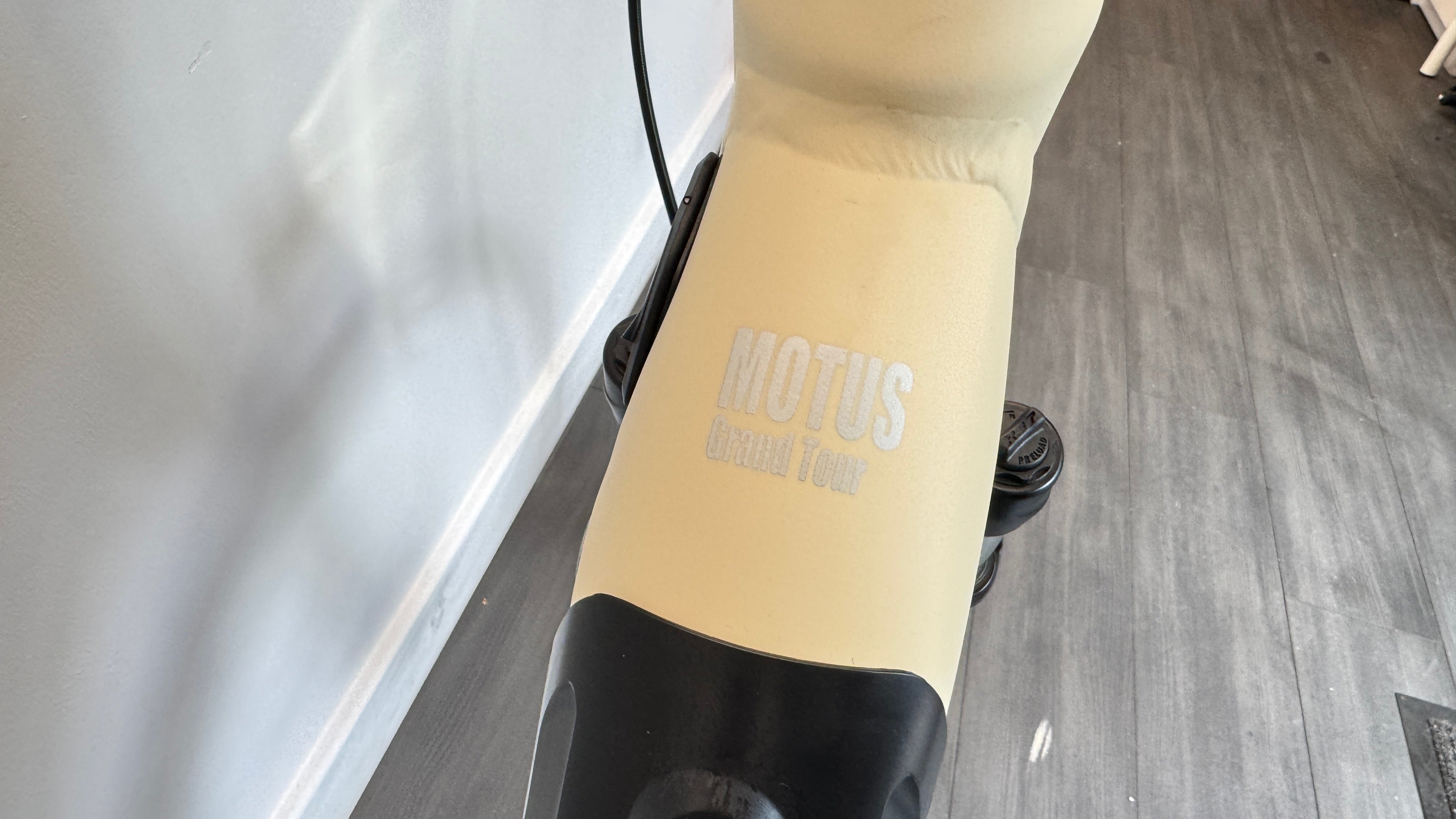 Raleigh Motus GT Lowstep Derailleur Extra Small XS Cream Electric Bike Ebike RRP £2299 ONLY 1.4 Miles