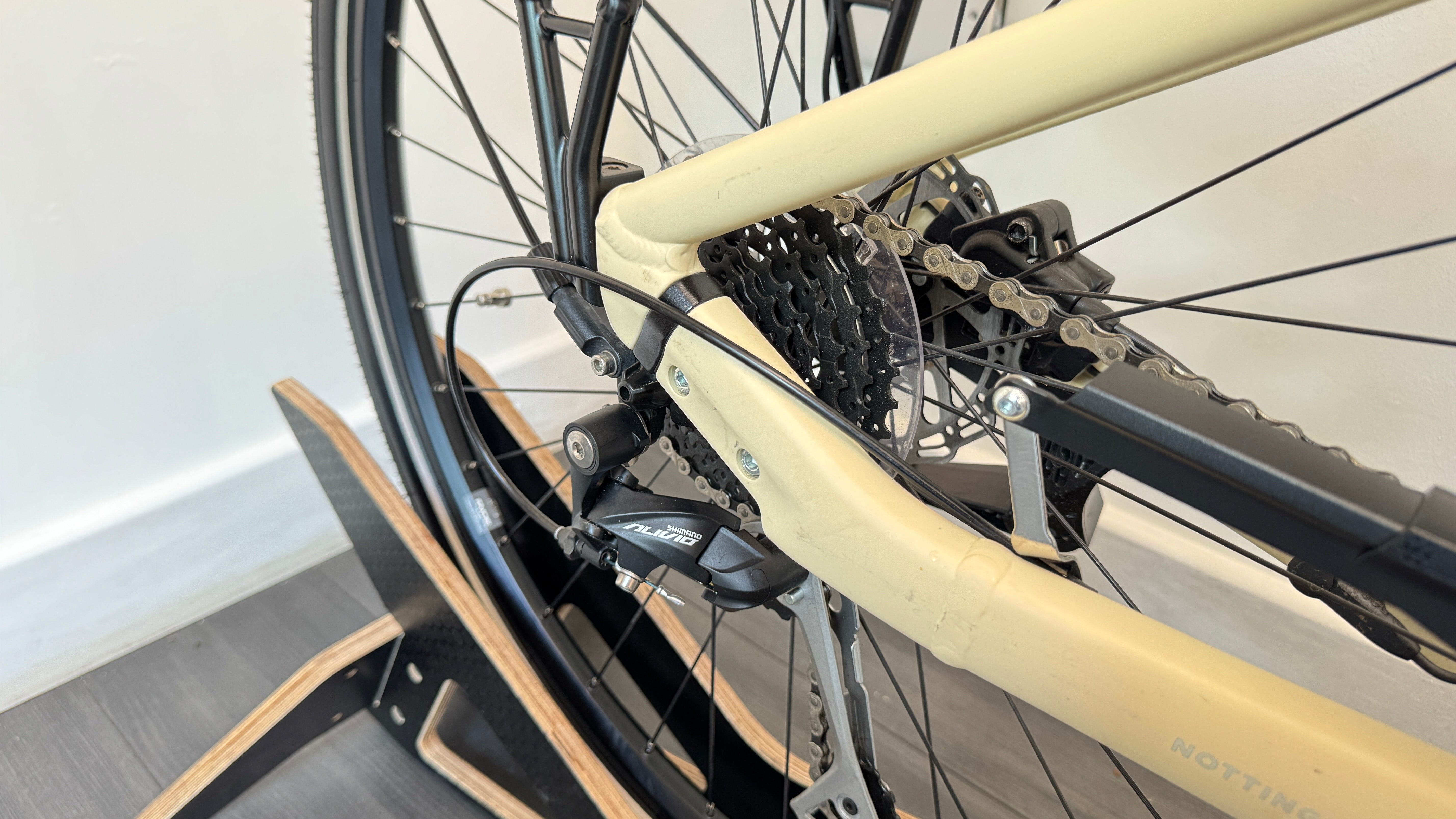 Raleigh Motus GT Lowstep Derailleur Extra Small XS Cream Electric Bike Ebike RRP £2299 ONLY 1.4 Miles