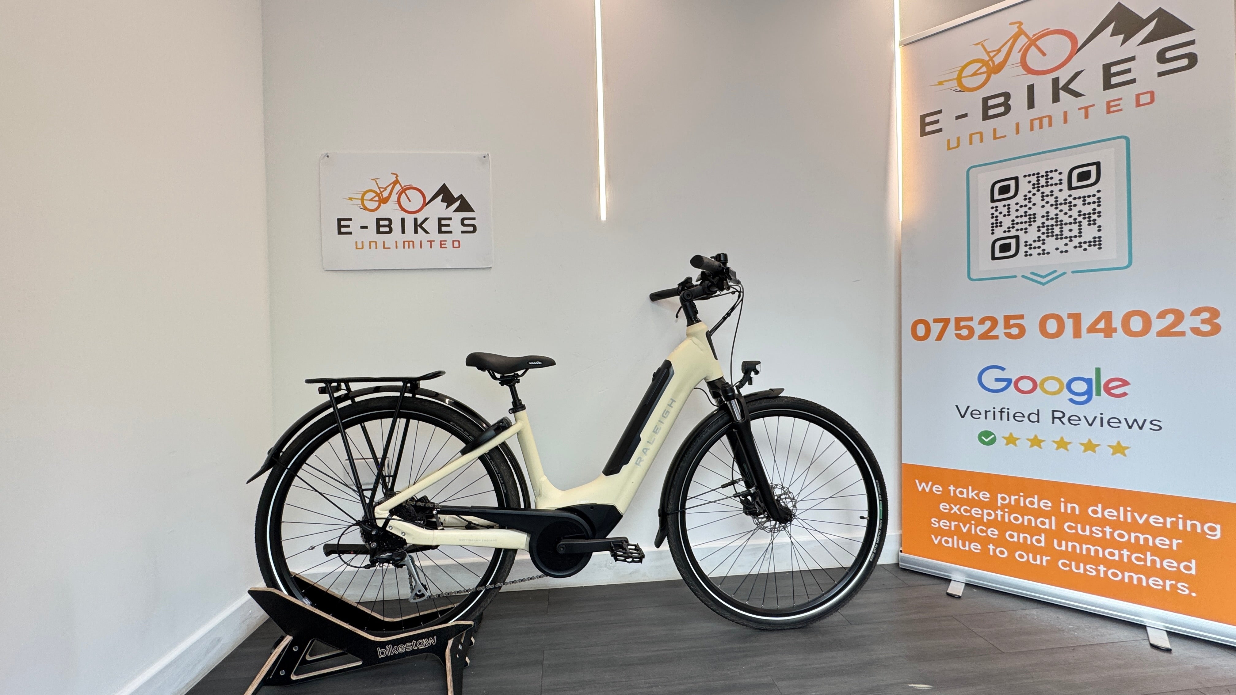 Raleigh Motus GT Lowstep Derailleur Extra Small XS Cream Electric Bike Ebike RRP £2299 ONLY 1.4 Miles