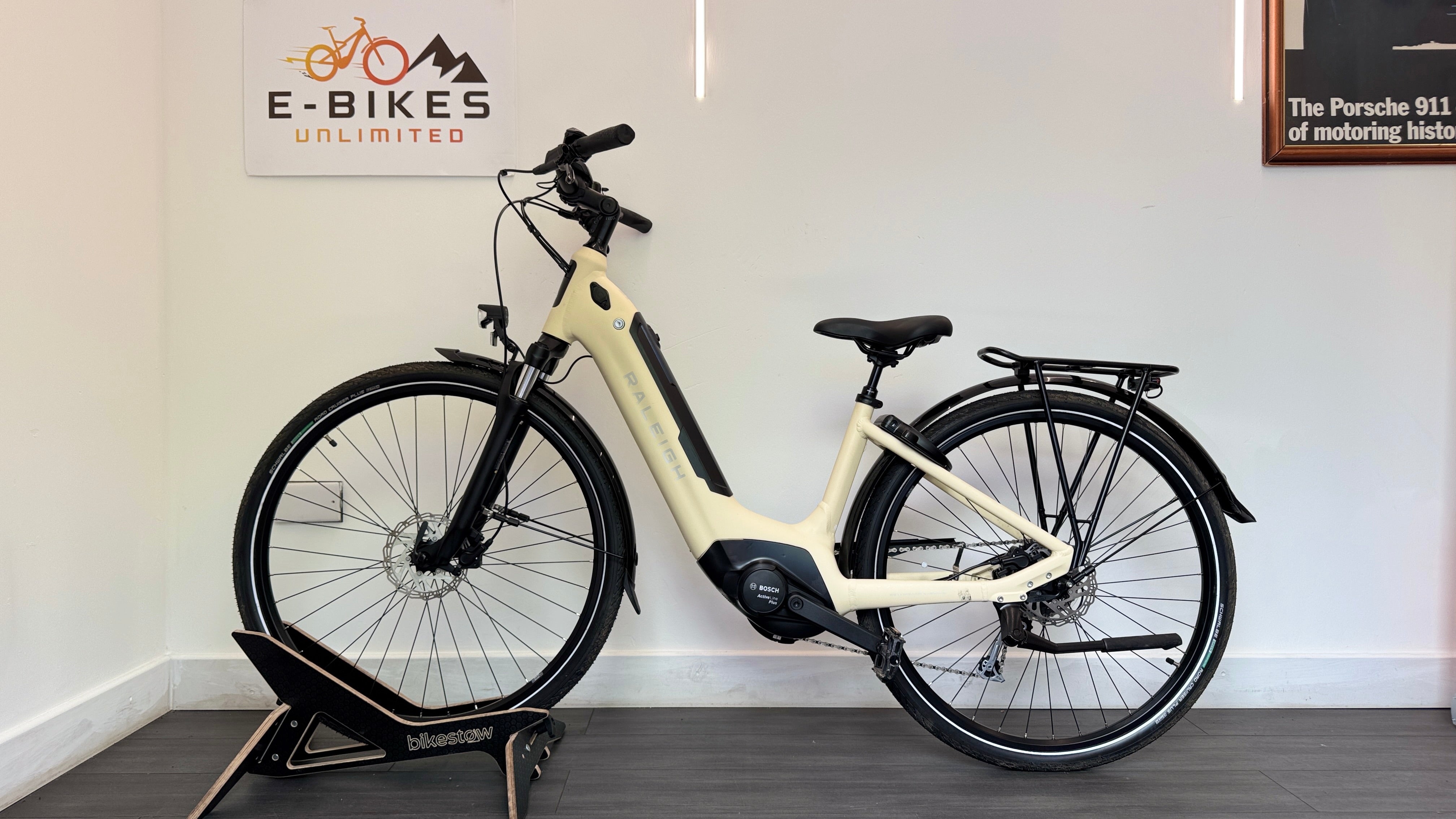Raleigh Motus GT Lowstep Derailleur Extra Small XS Cream Electric Bike Ebike RRP £2299 ONLY 1.4 Miles