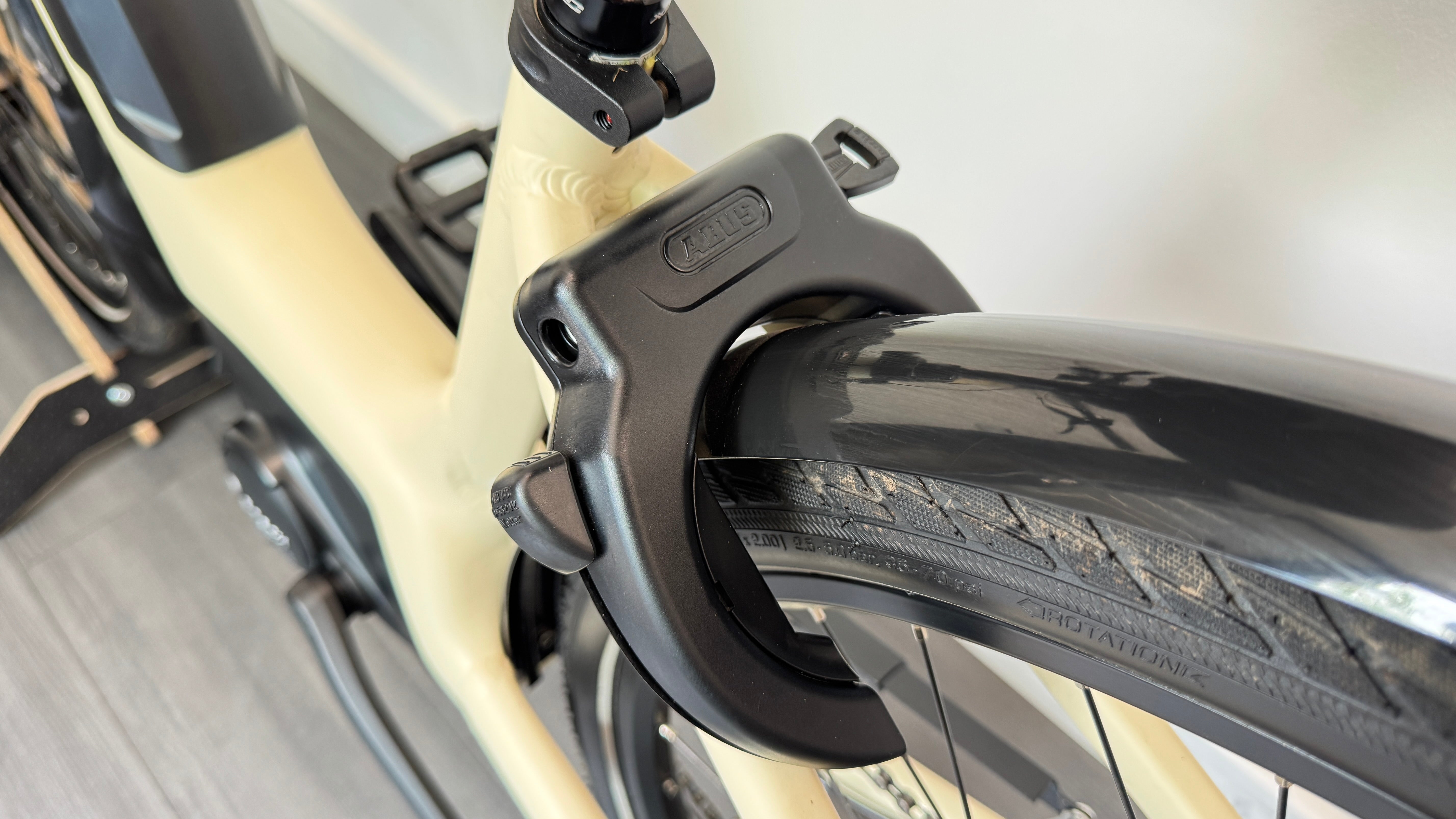 Raleigh Motus GT Lowstep Derailleur Extra Small XS Cream Electric Bike Ebike RRP £2299 ONLY 1.4 Miles