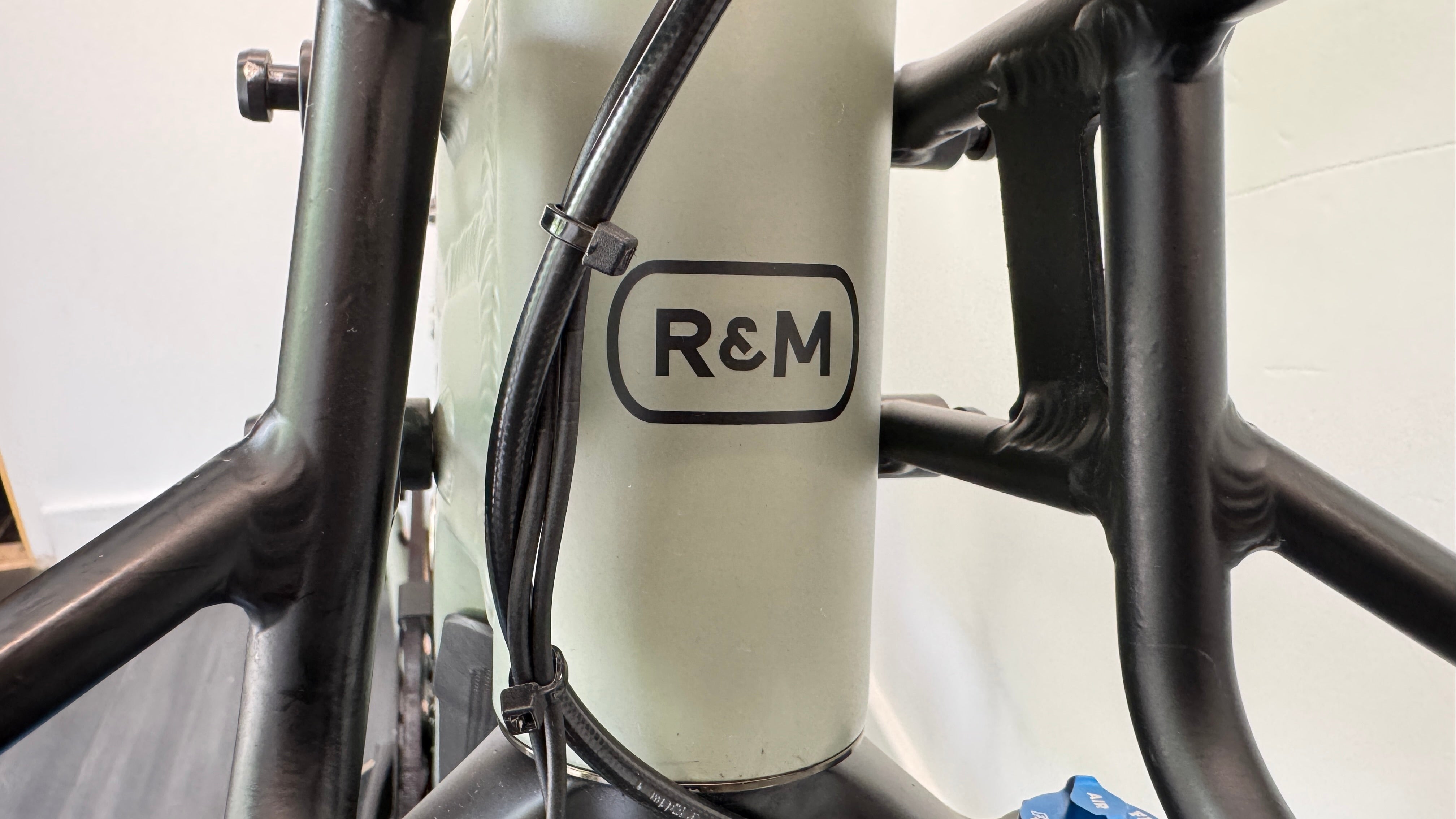 Riese & Muller Superdelite 47cm SMALL GT Rohloff Belt Drive Tundra Grey Double Battery Ebike Electric Bike