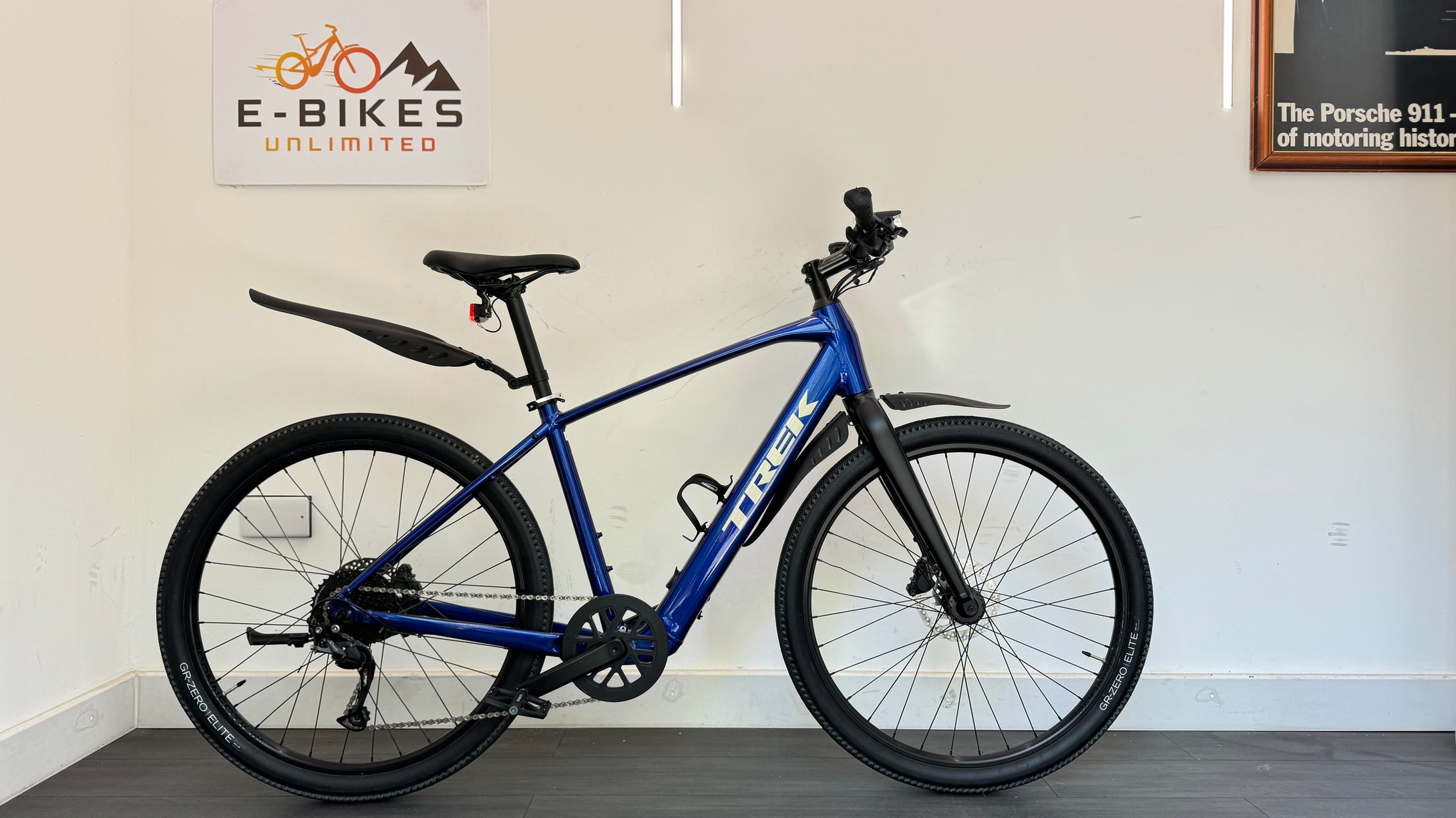 Trek Dual Sport+ 2 252 MEDIUM Electric Hybrid Bike - Hex Blue Barely used