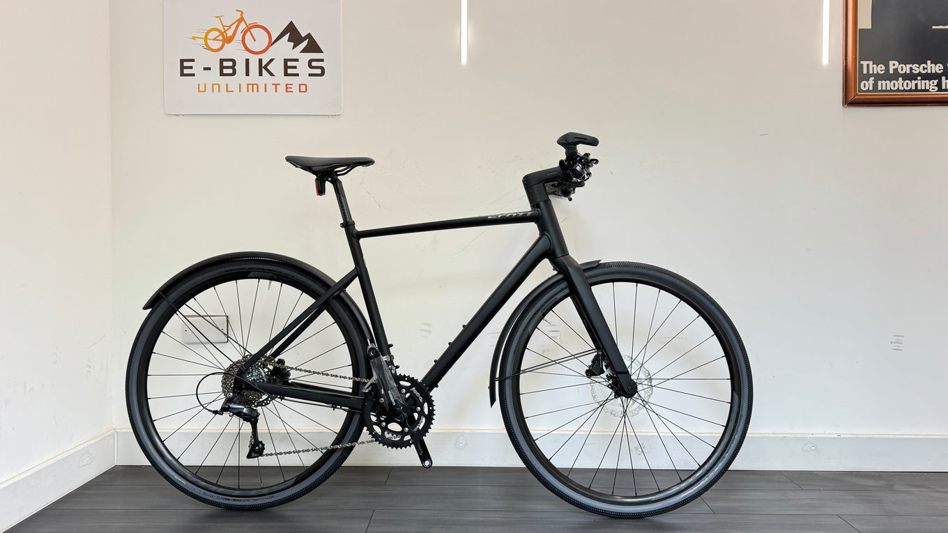 Scott Metrix 30 EQ Flat-Bar Road Bike BRAND NEW size LARGE 56cm