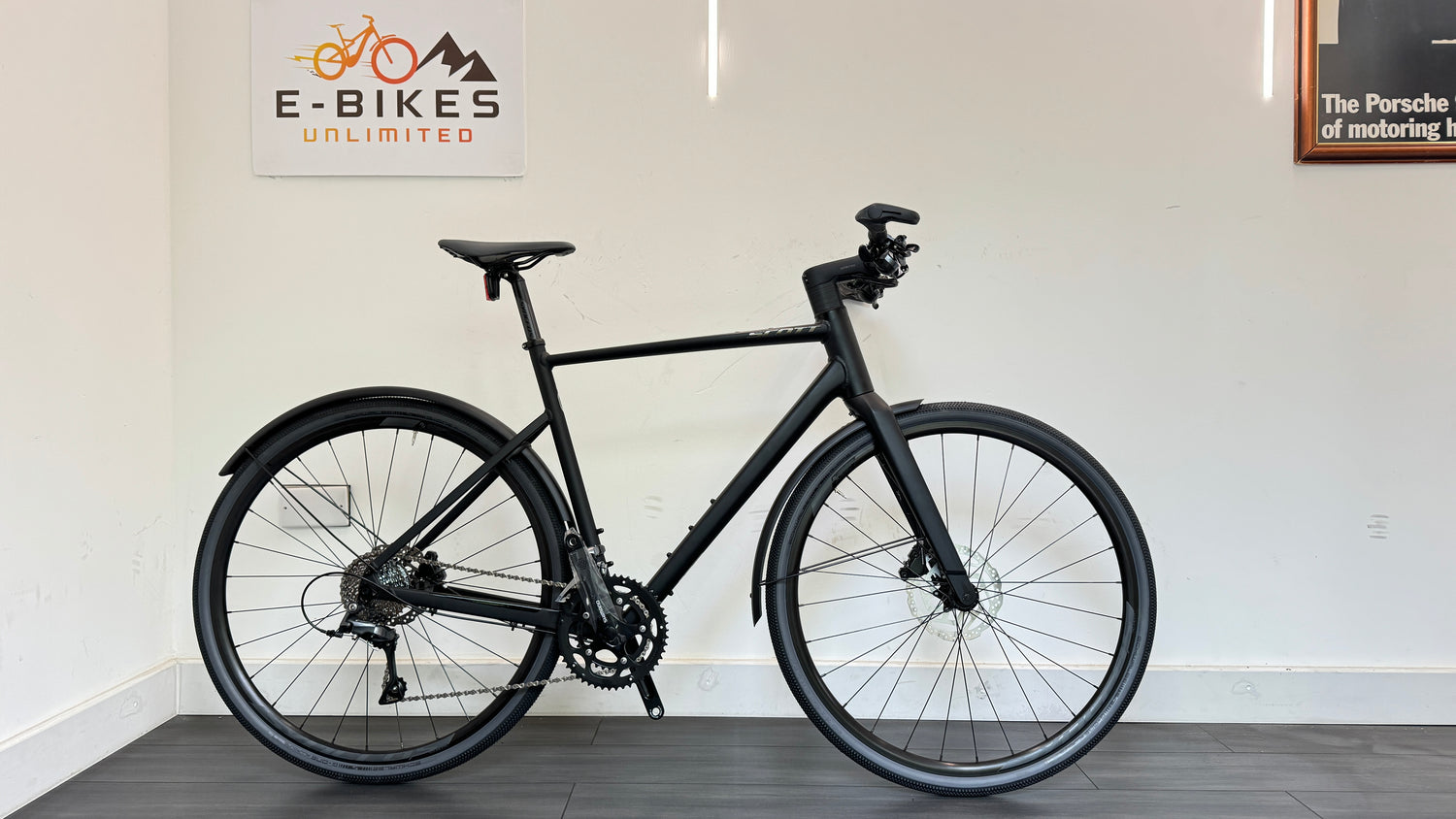 Scott Metrix 30 EQ Flat-Bar Road Bike BRAND NEW size LARGE 56cm