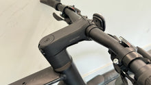 Load image into Gallery viewer, Scott Metrix 30 EQ Flat-Bar Road Bike BRAND NEW size LARGE 56cm
