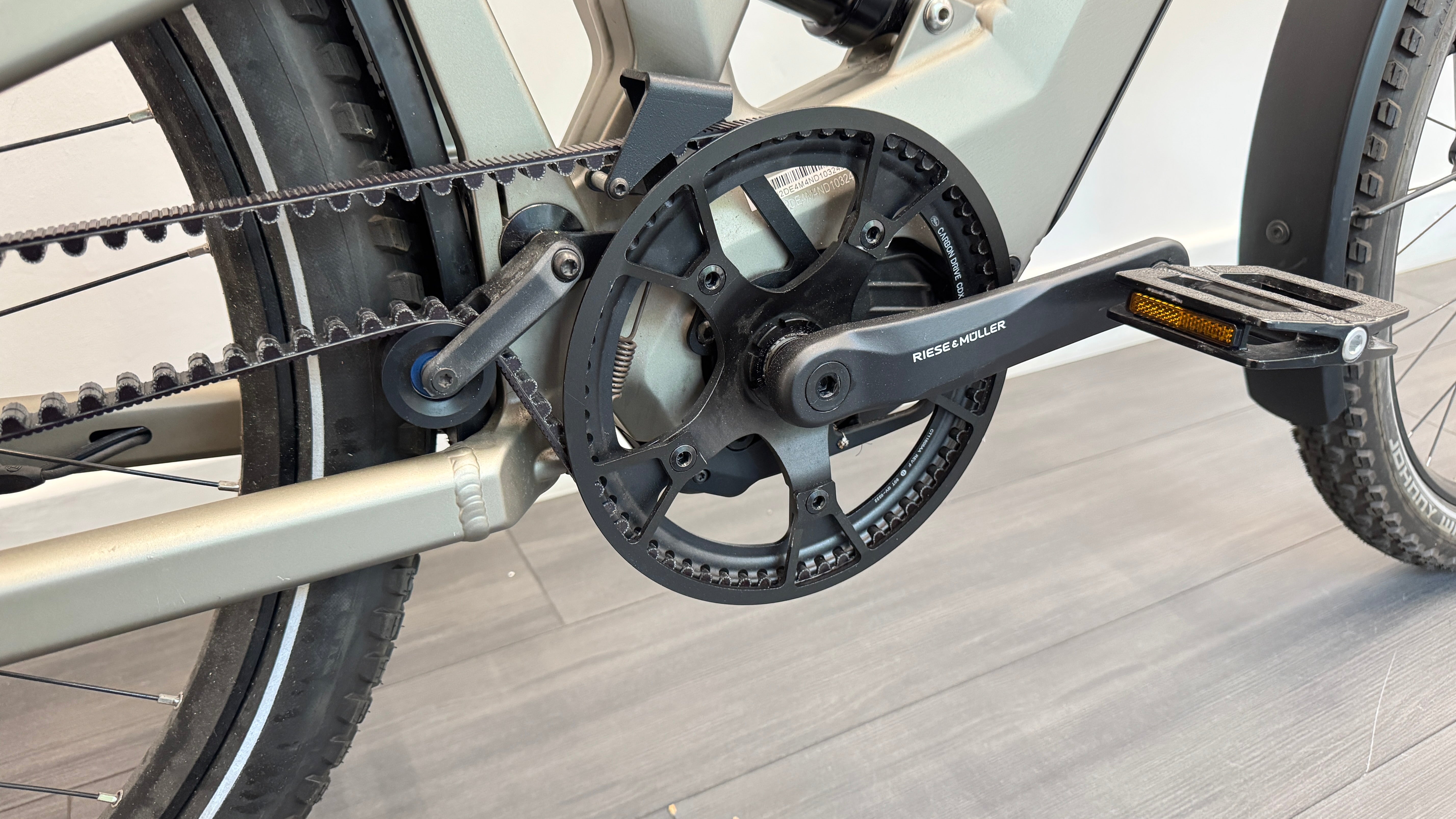 Riese and Muller Superdelite GT rohloff Belt Drive 51cm MEDIUM Bosch Nyon 1125Wh Electric Bike Warm Silver