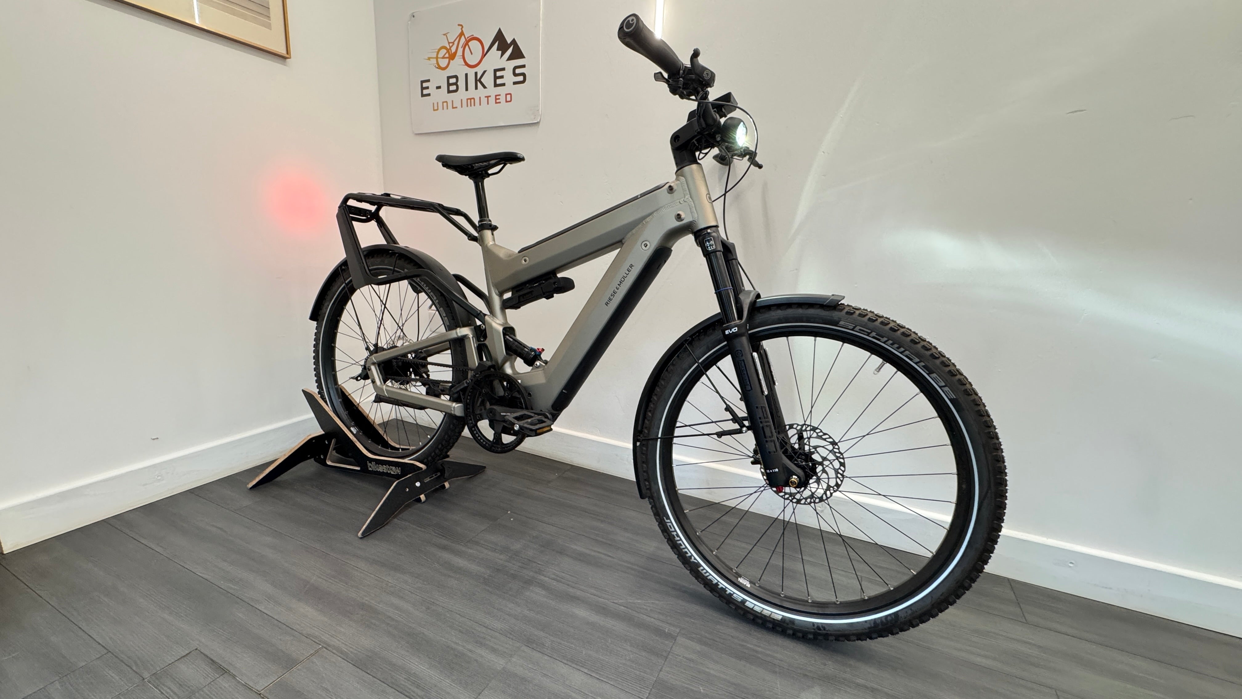 Riese and Muller Superdelite GT rohloff Belt Drive 51cm MEDIUM Bosch Nyon 1125Wh Electric Bike Warm Silver