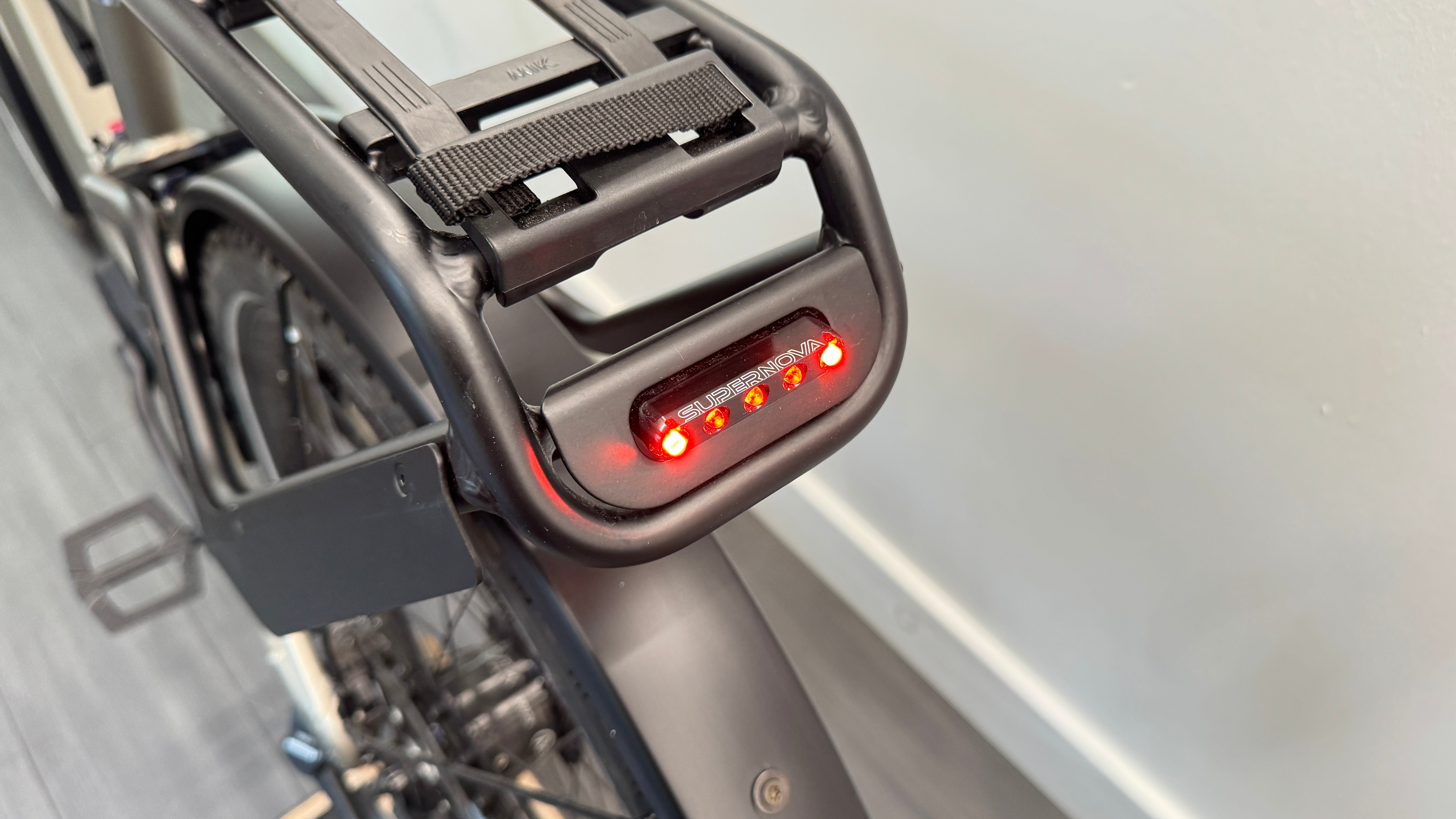 Riese and Muller Superdelite GT rohloff Belt Drive 51cm MEDIUM Bosch Nyon 1125Wh Electric Bike Warm Silver
