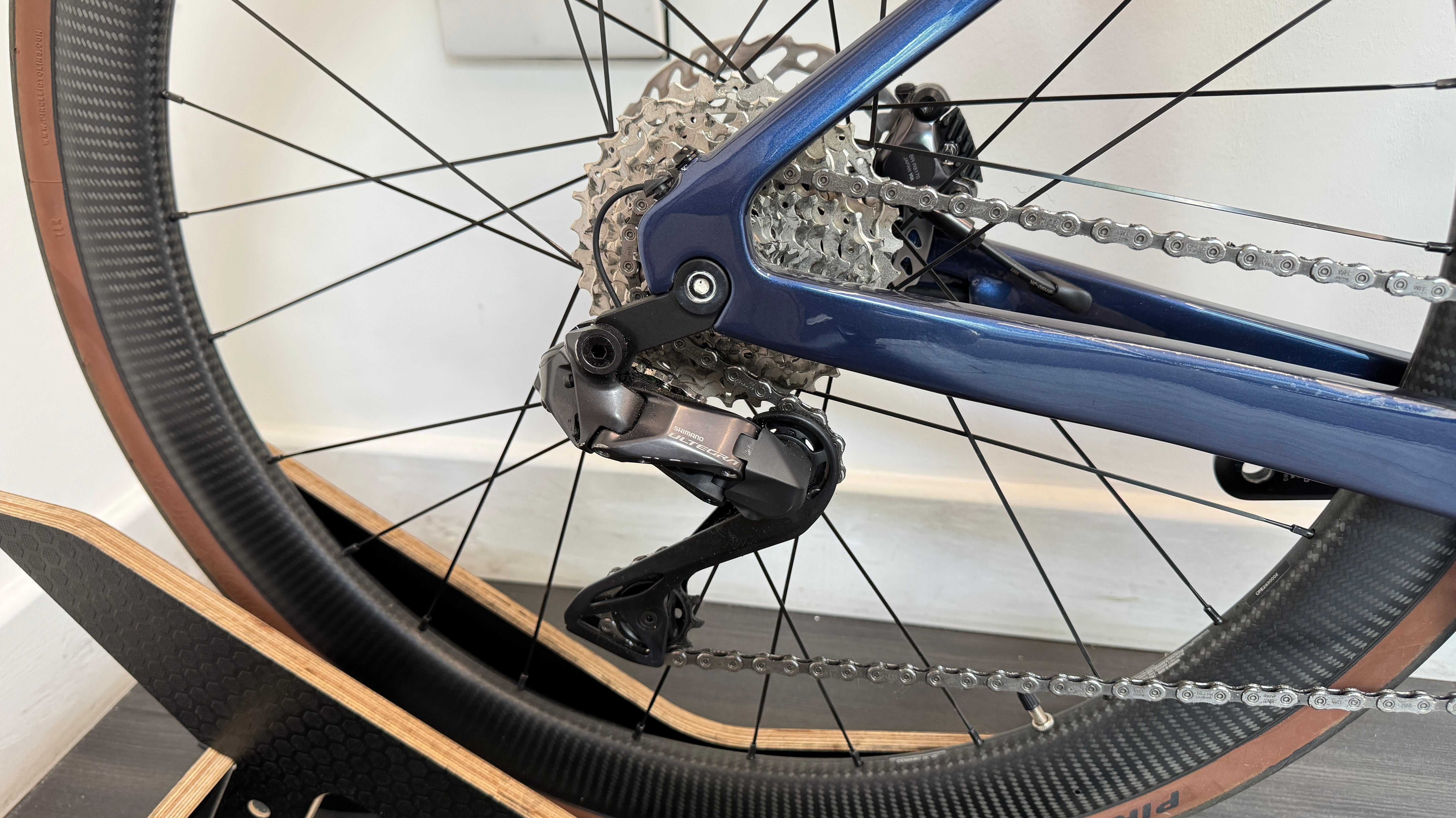 Ribble Allroad SL R e Blue MEDIUM Ultegra Di2 RRP £6099 Mahle X20 350Wh battery Mavic Cosmic SL45