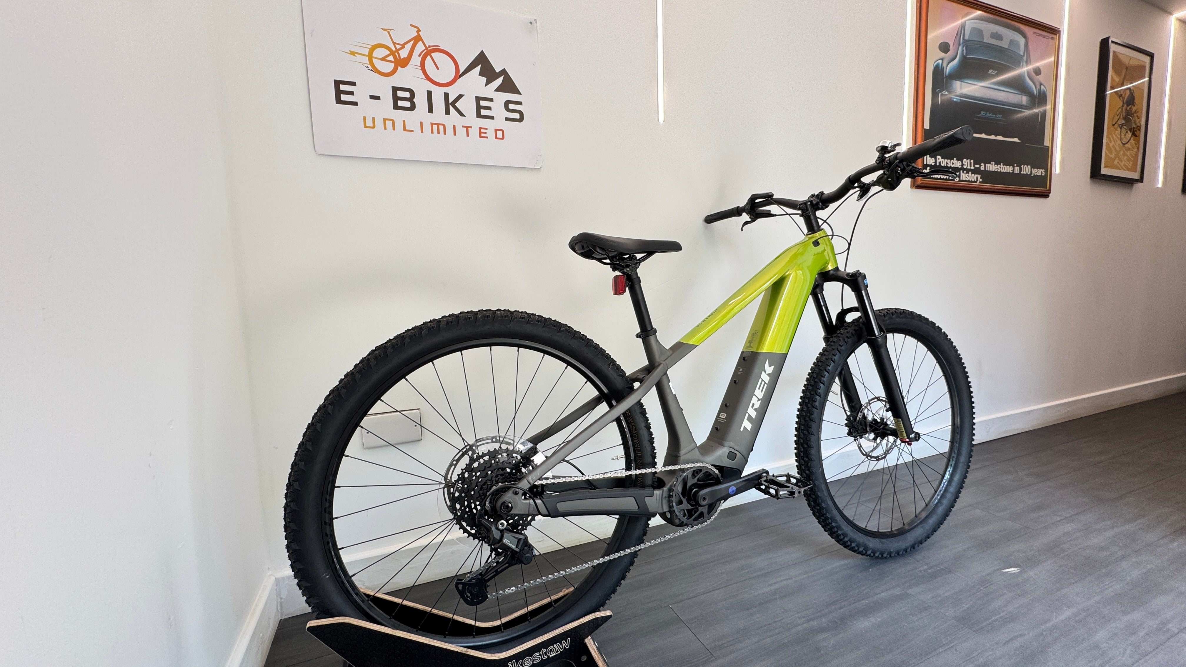 Trek Powerfly+ 4 Gen 5 120Nm MEDIUM Matte Mercury/Gloss Power Surge Electric Bike