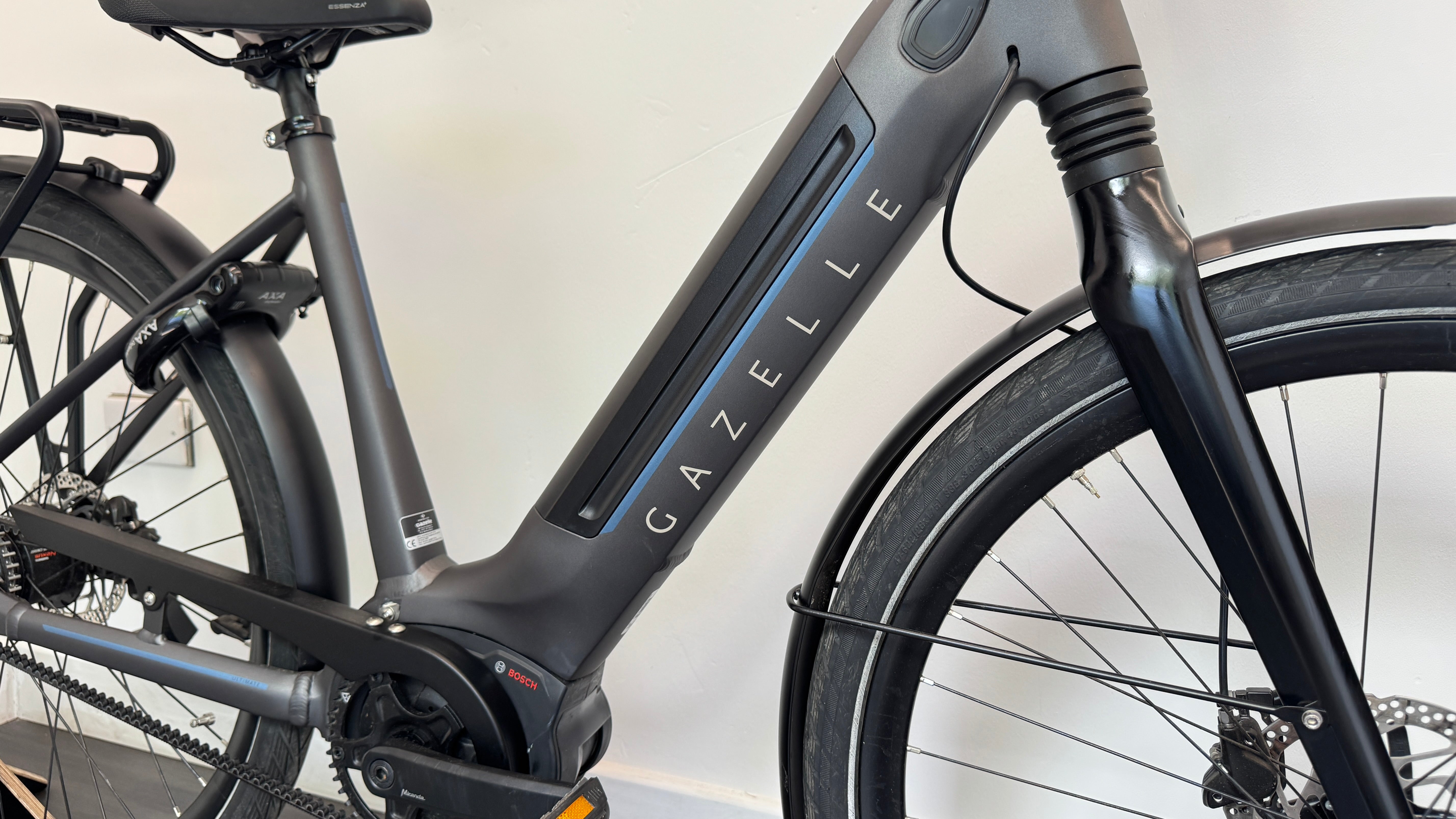Gazelle Ultimate C5 HMB SMALL 49cm Electric Hybrid Bike Ebike Nexus Belt Drive 500Wh RRP £3499