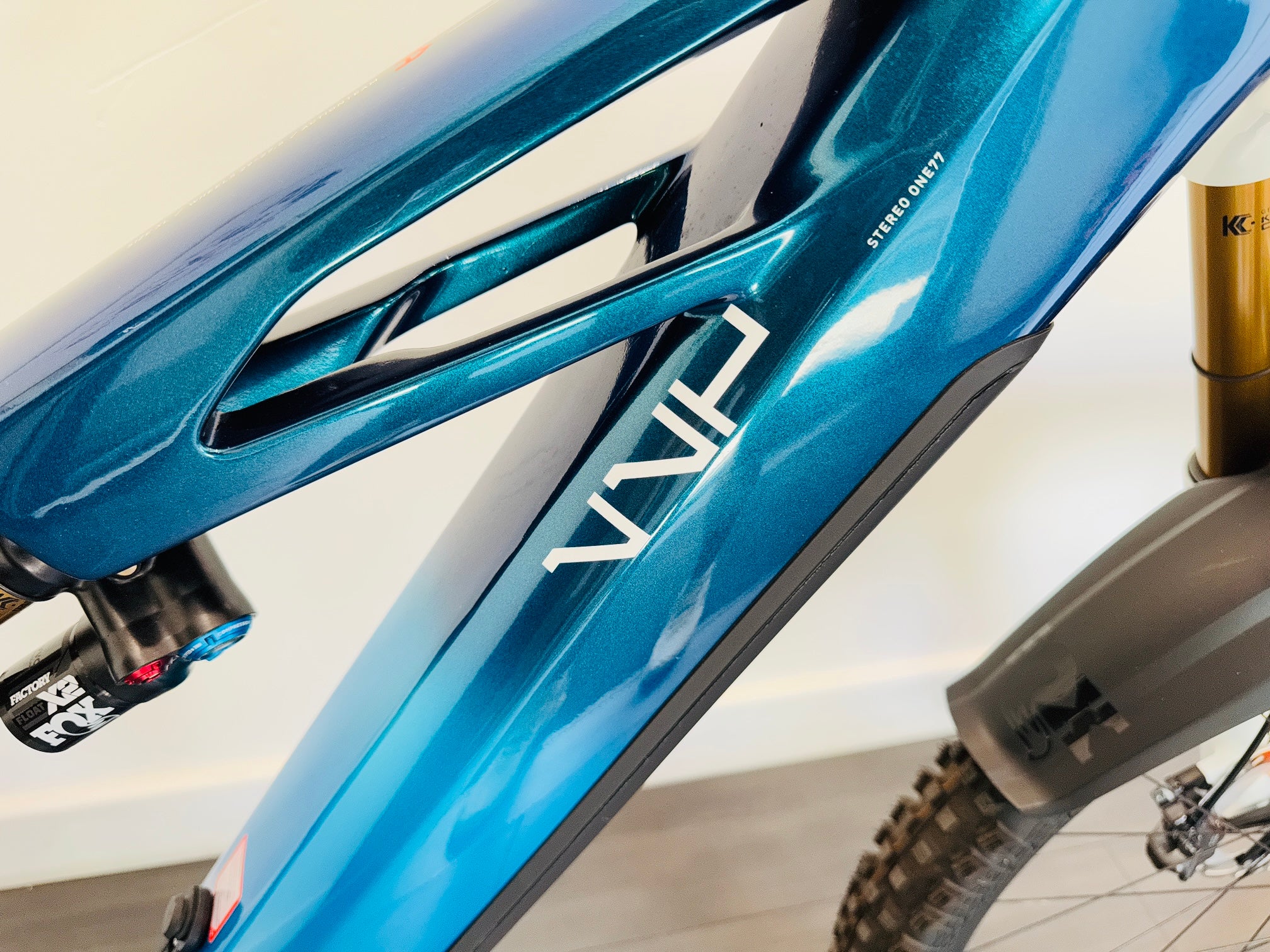 2025 Cube Stereo Hybrid ONE77 HPC XL Extra Large AT 800 Carbon Mountain Bike in Actionteam SRAM XO RRP £5200