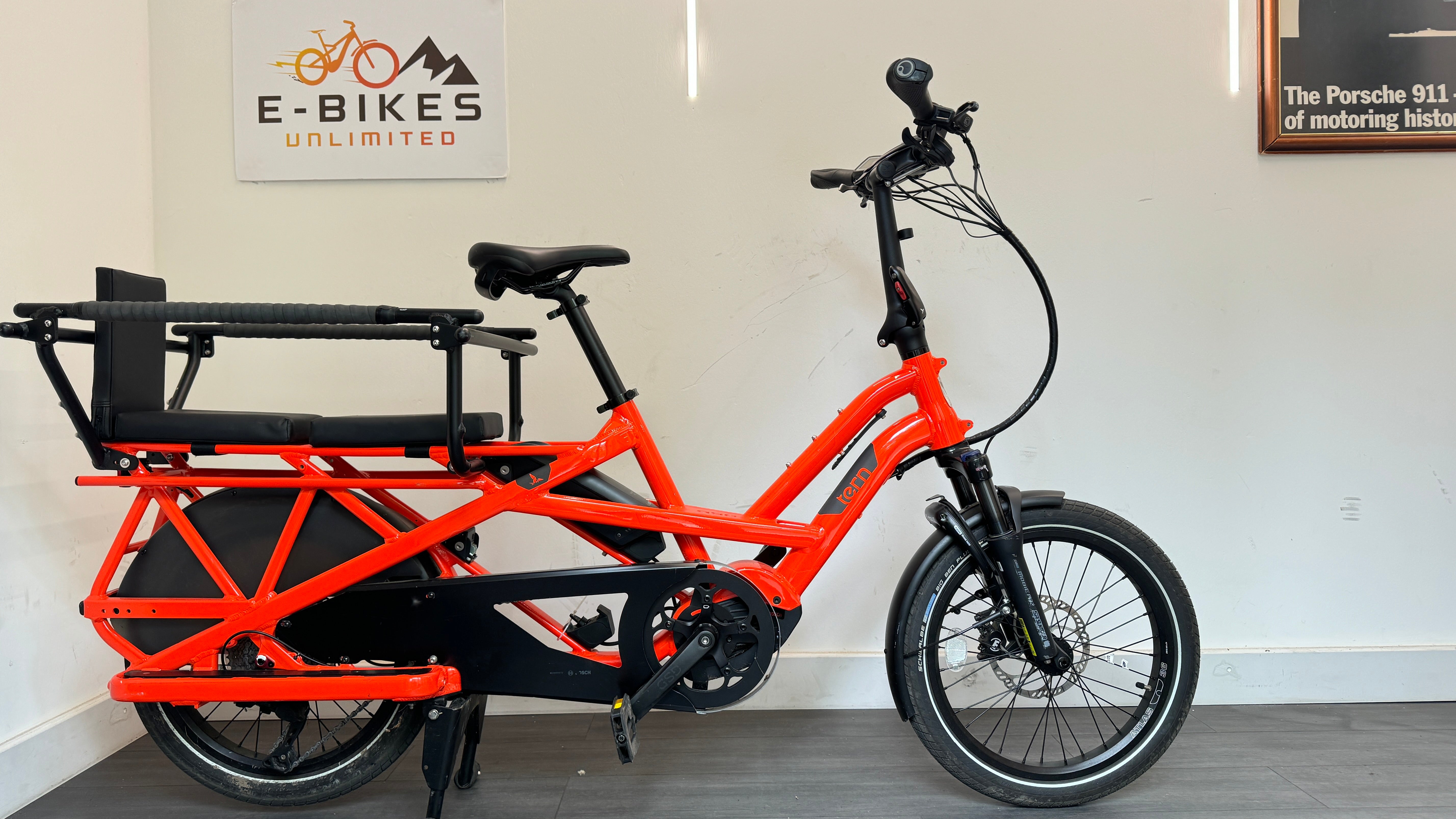 Tern Quick GSD S10 Black E-cargo Bike Red With Clubhouse seat cushion 286 miles